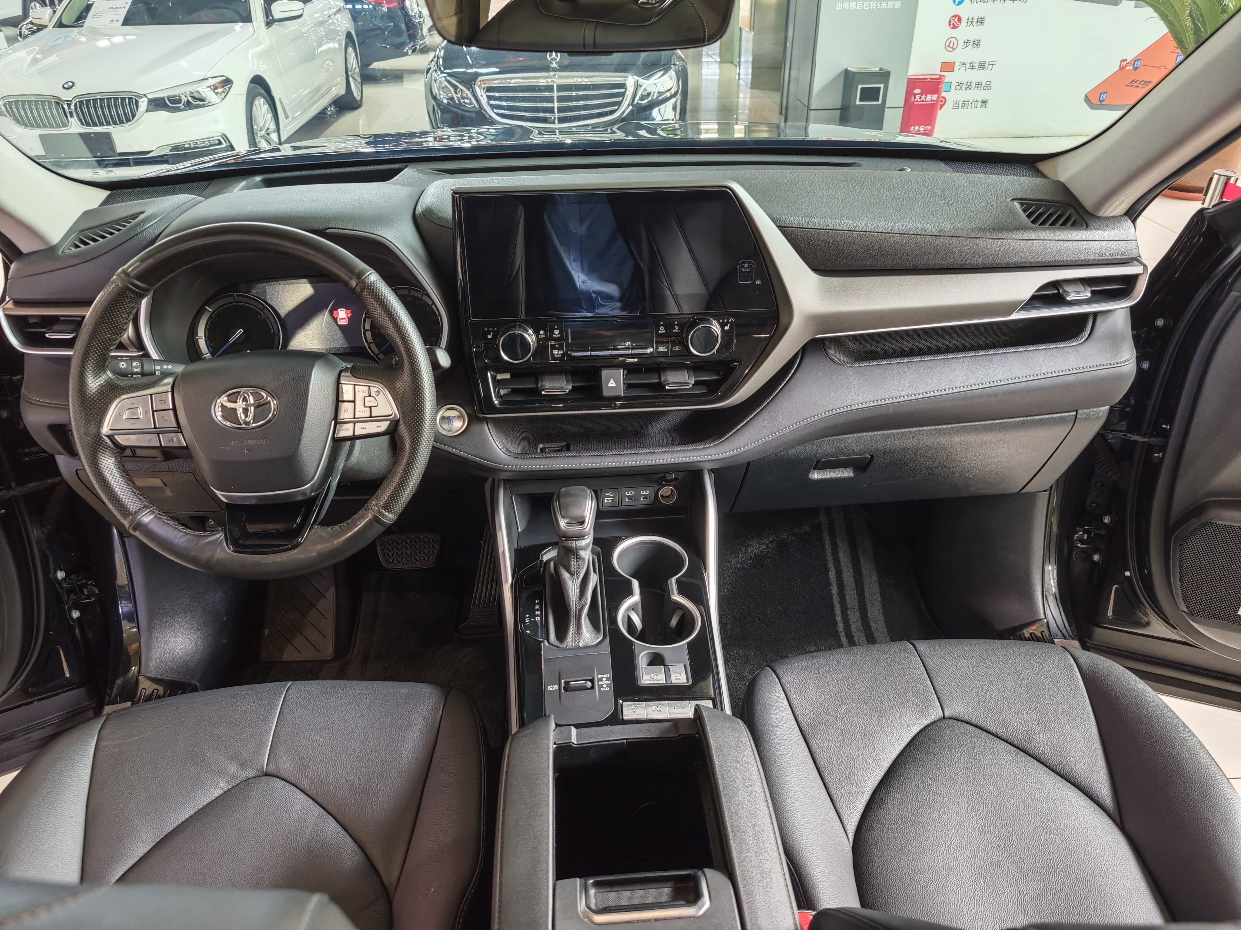 Toyota Highlander 2021 car image #12