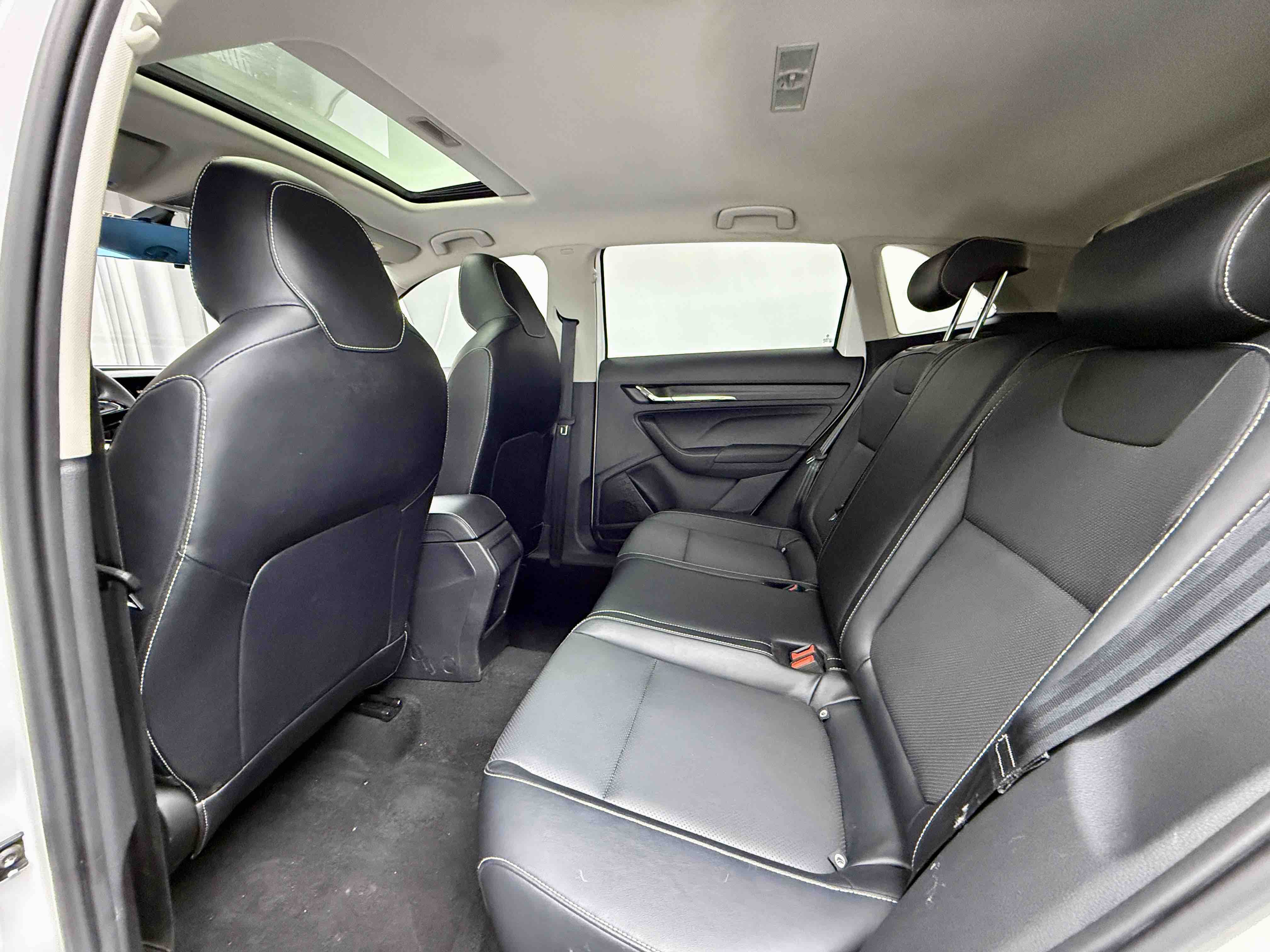 Skoda Kamiq 2021 صورة سيارة #12