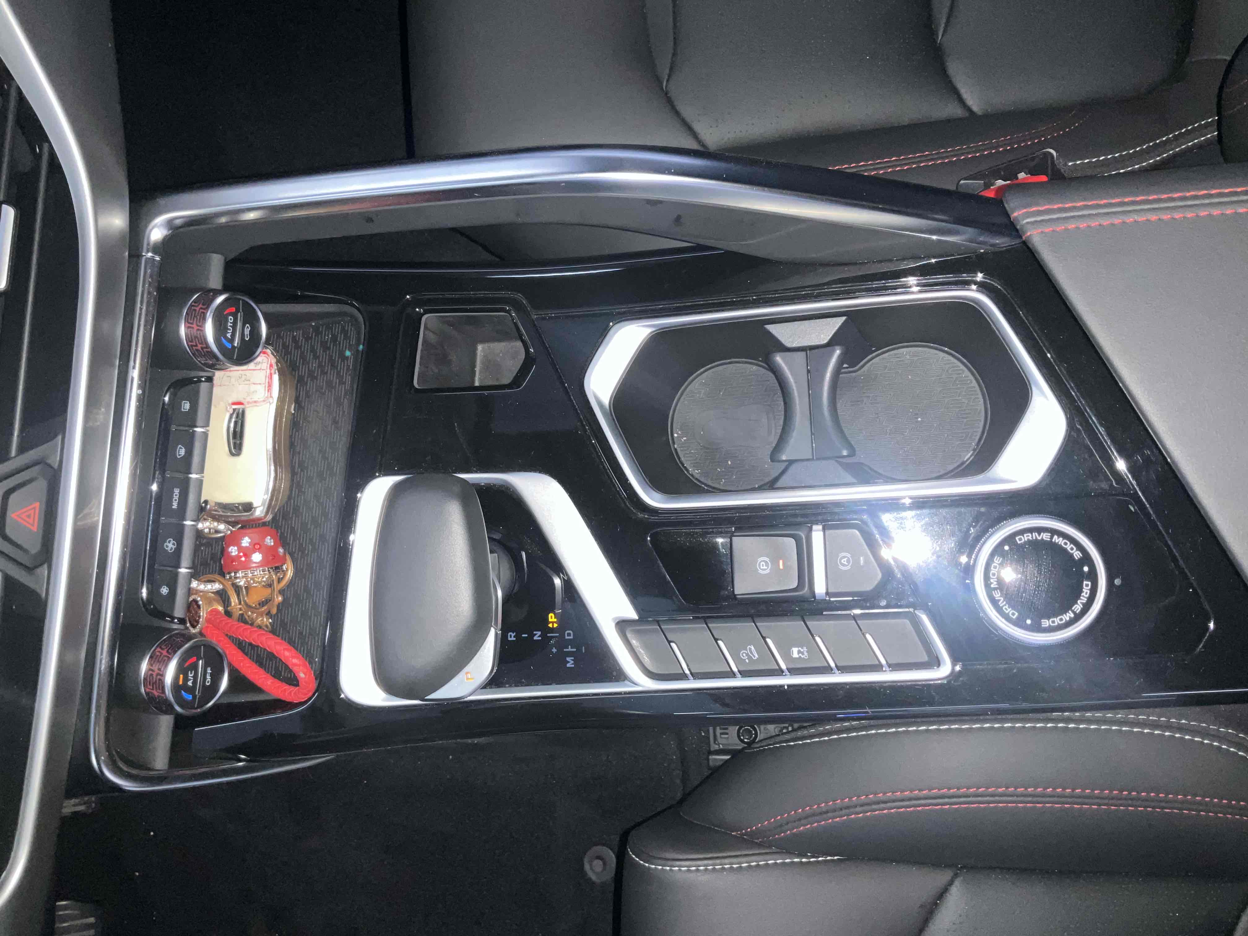 GEELY Tugella S 2022 car image #12