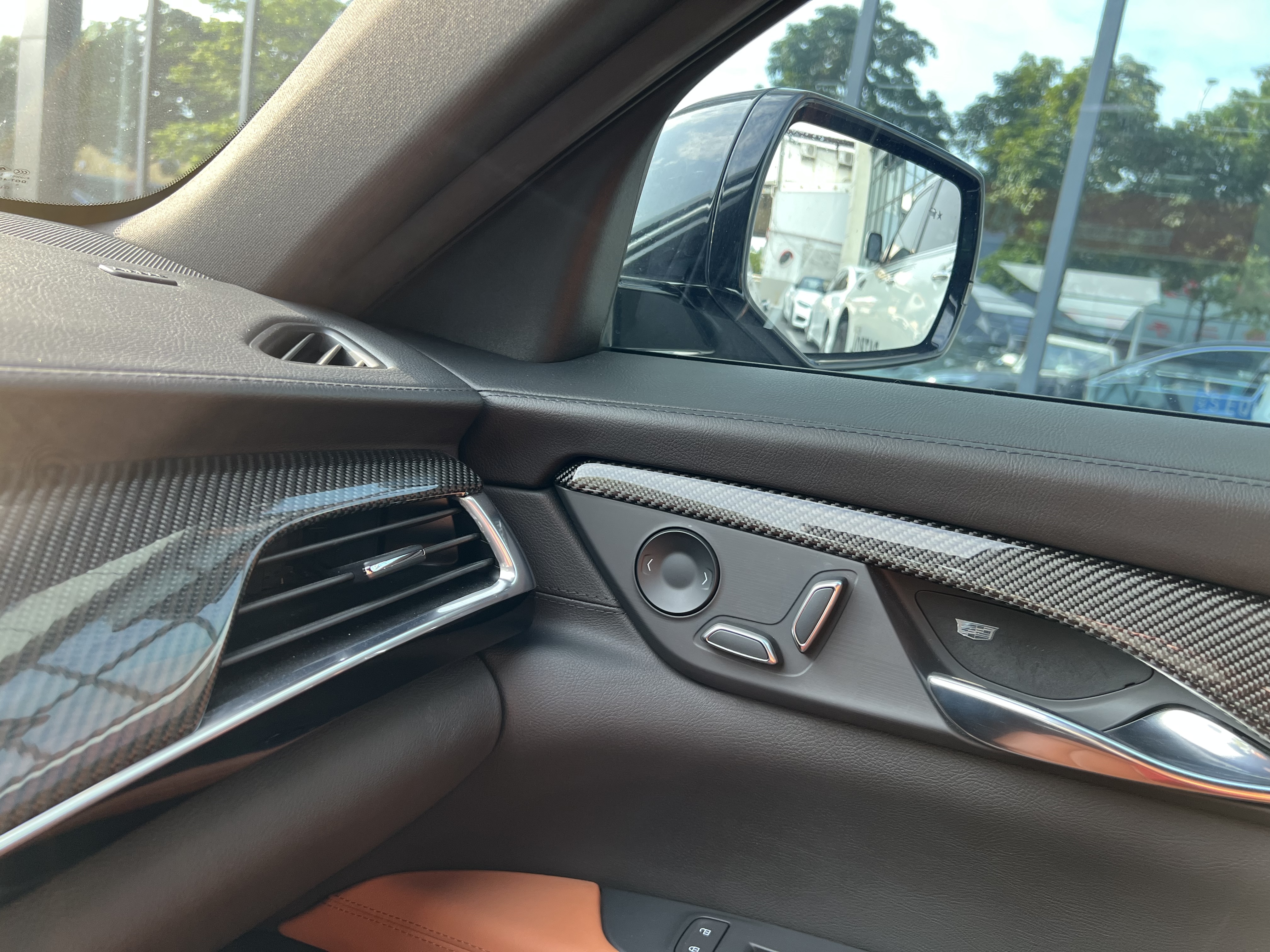 2022 car image #12