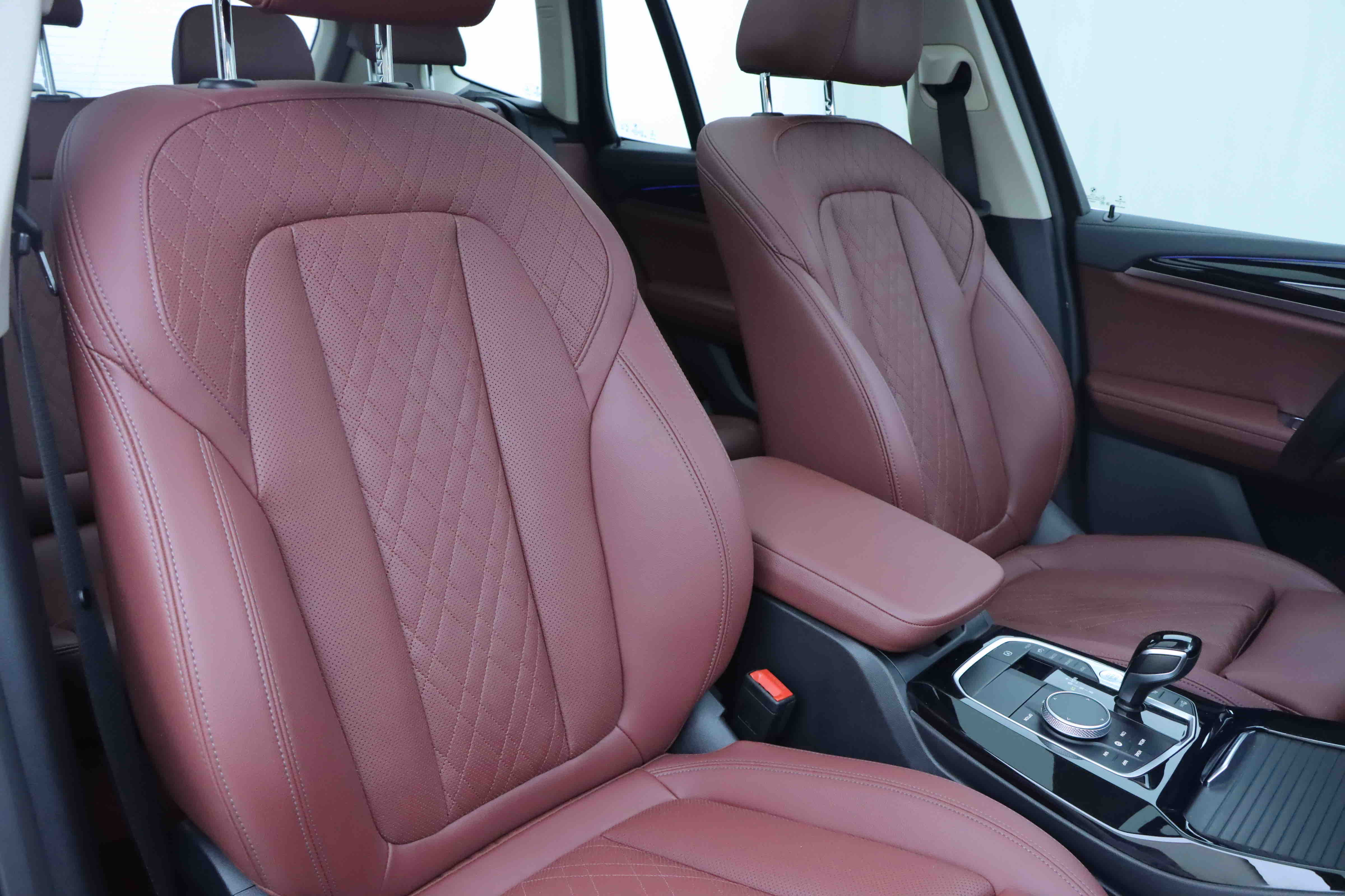 BMW X3 2022 immagine di auto #12