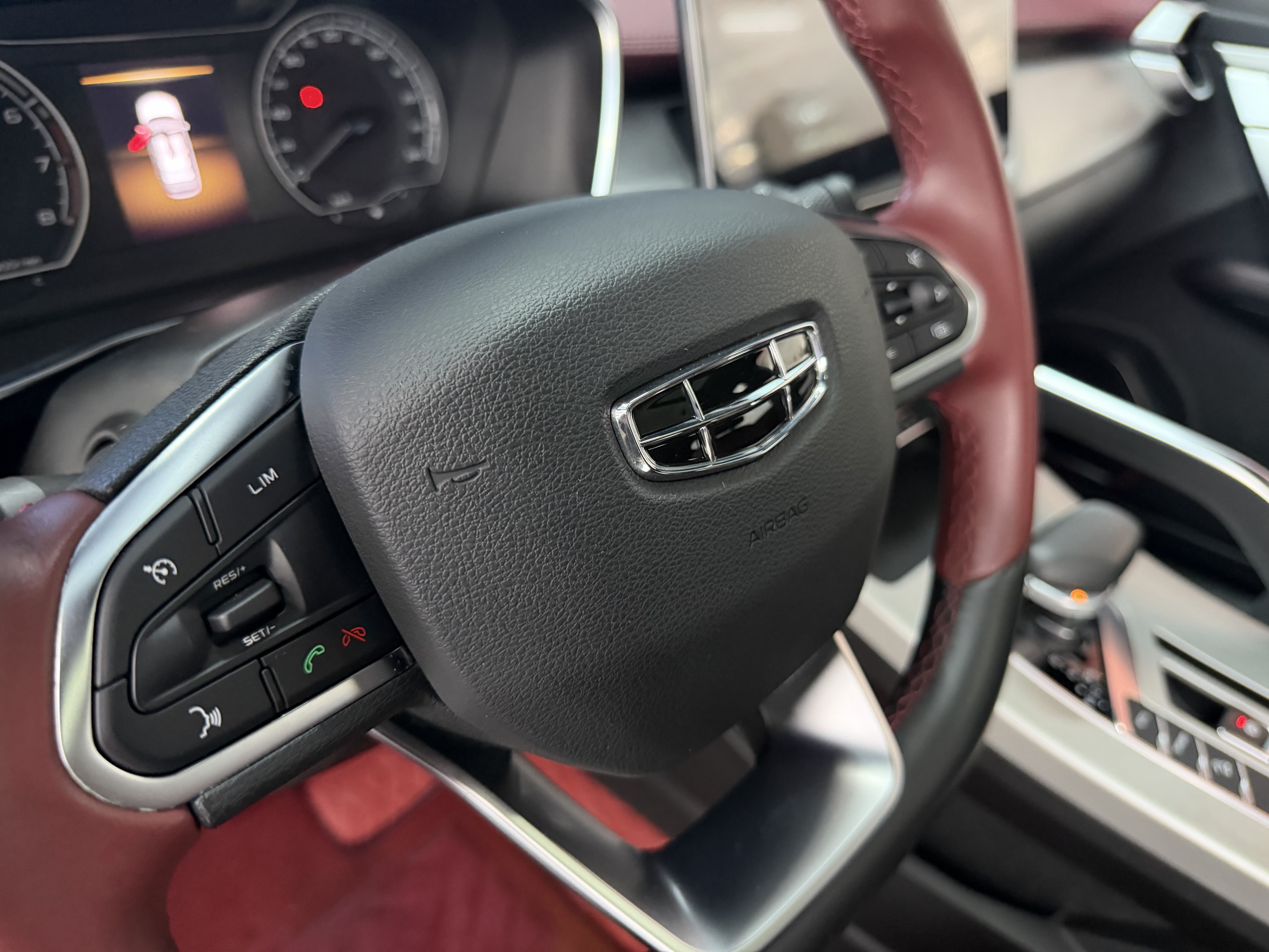 GEELY Coolray 2022 car image #12