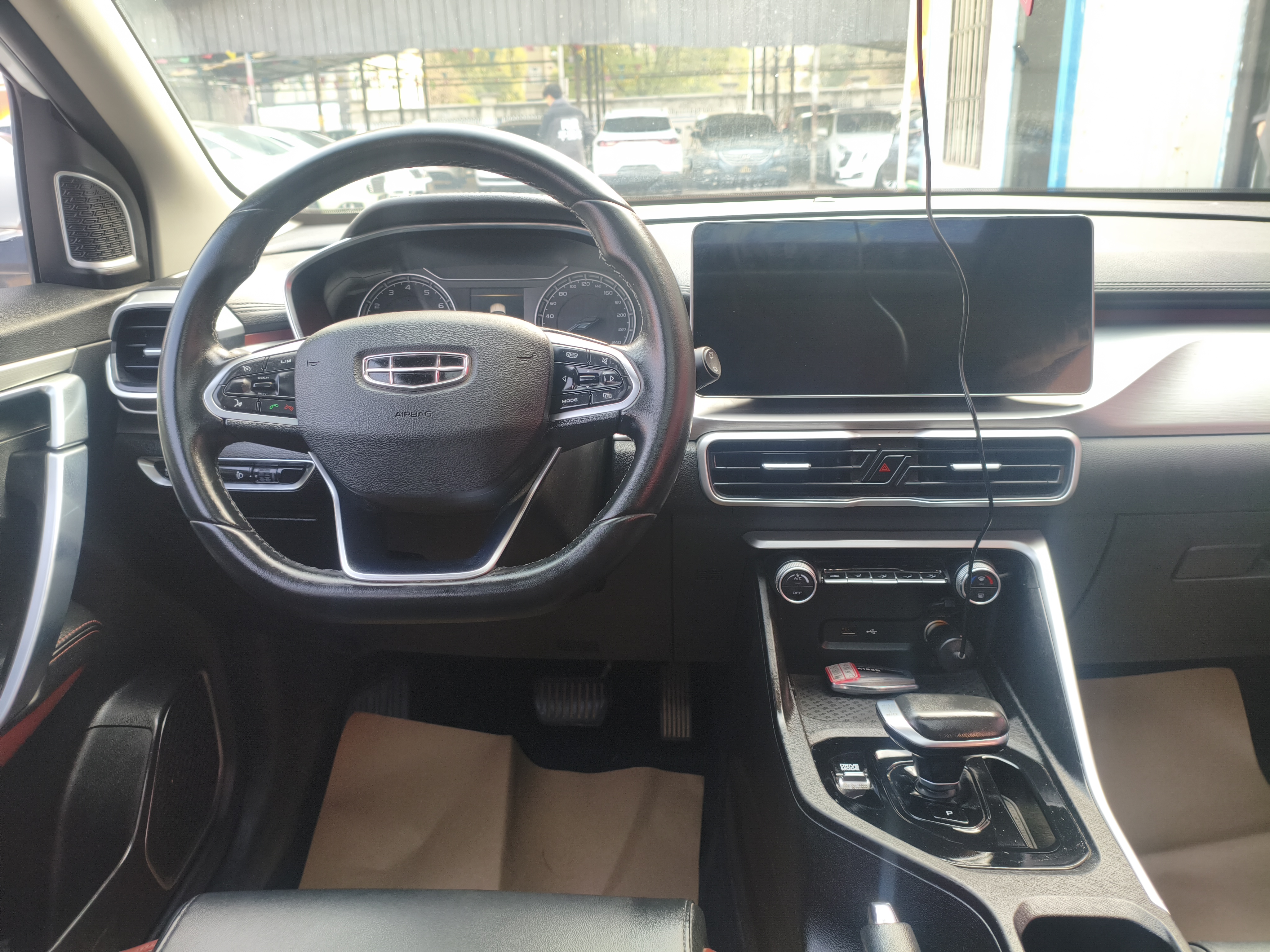 GEELY Coolray 2021 car image #12