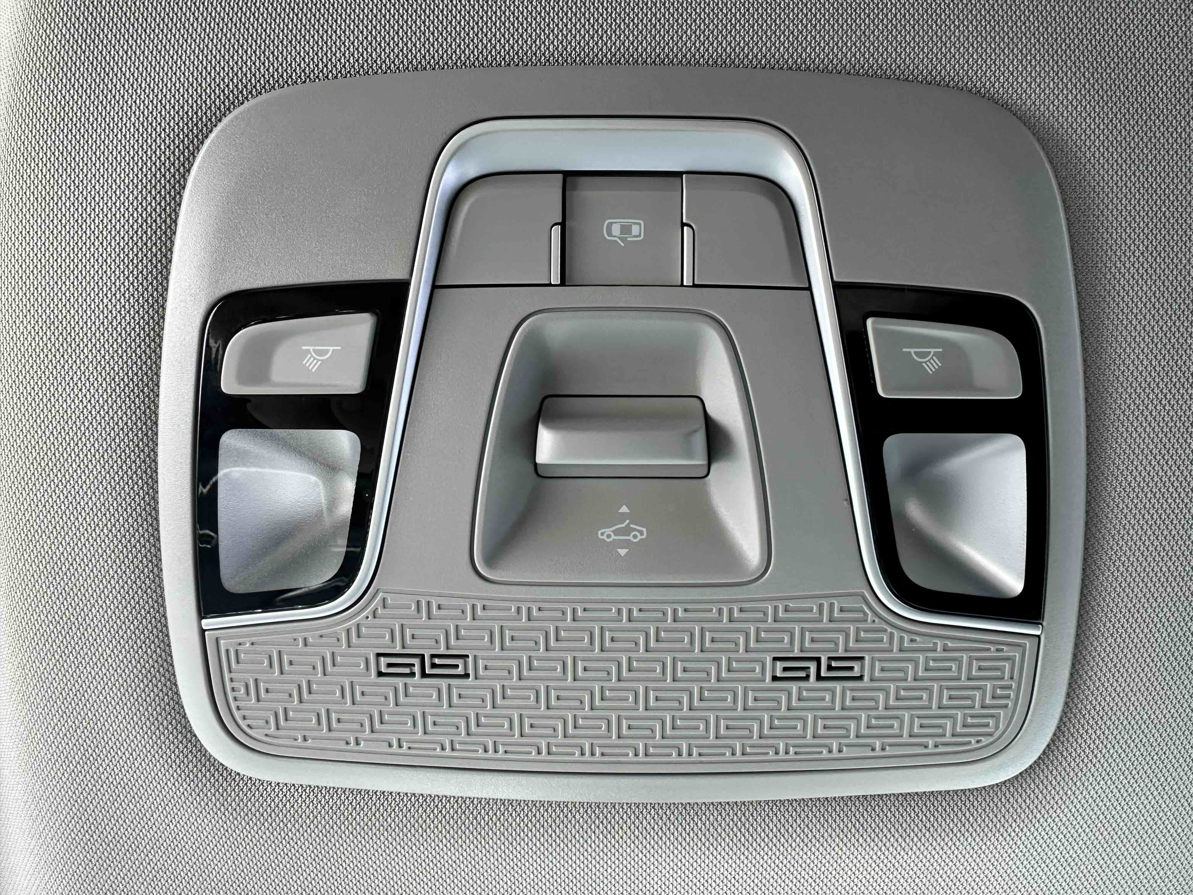 GEELY Coolray 2022 #12 GEELY Coolray 2022 car image #12