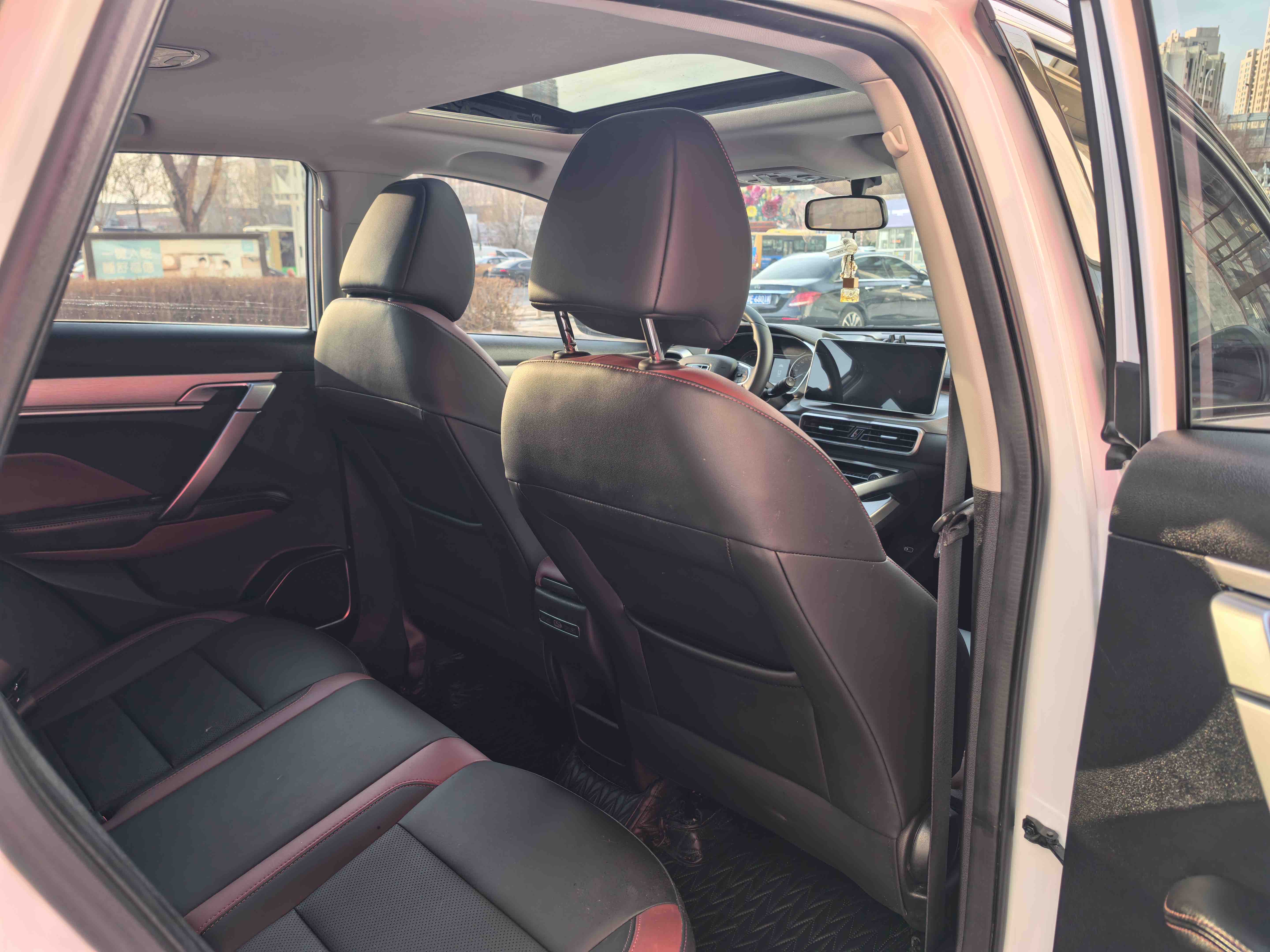 GEELY Coolray 2022 #12 GEELY Coolray 2022 car image #12