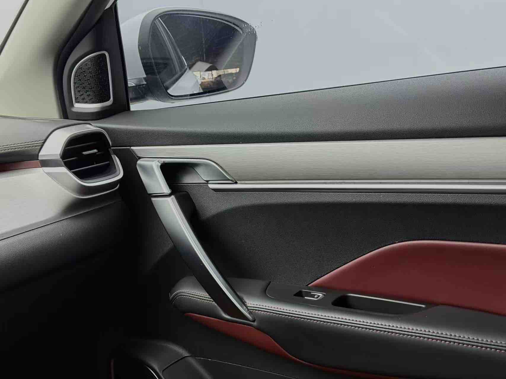 GEELY Coolray 2021 car image #12