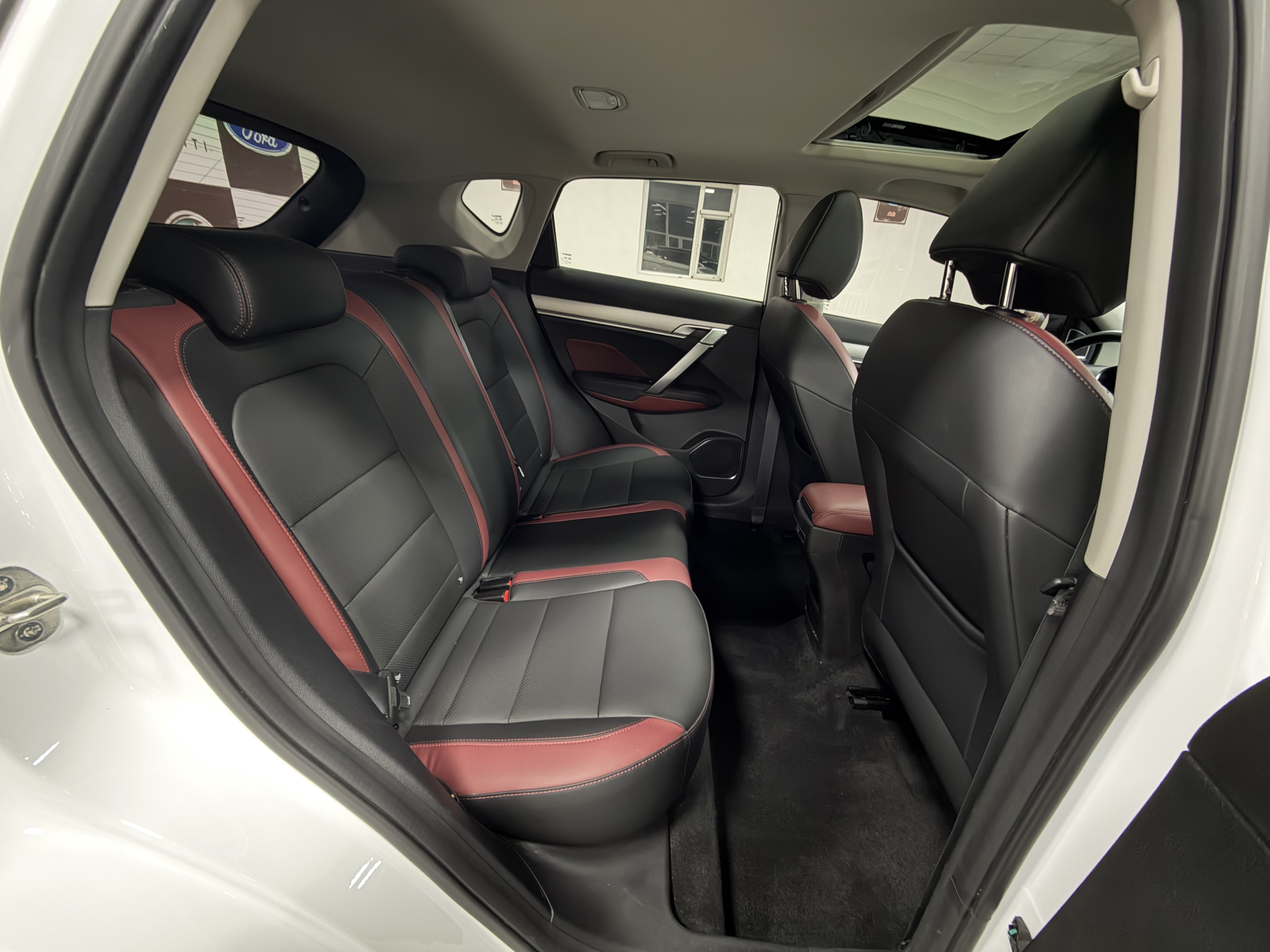 GEELY Coolray 2021 car image #12