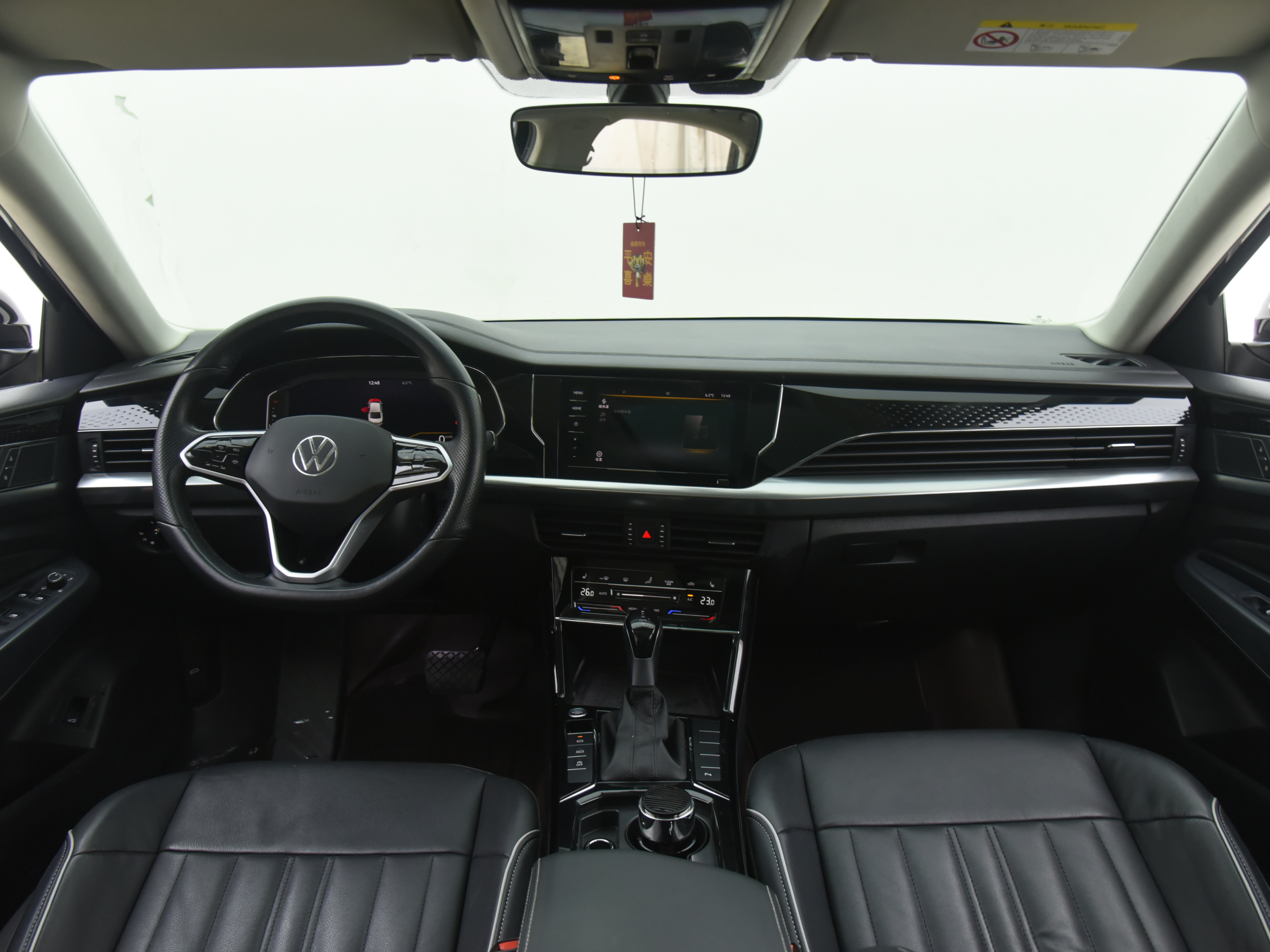 Volkswagen Passat 2022 car image #12