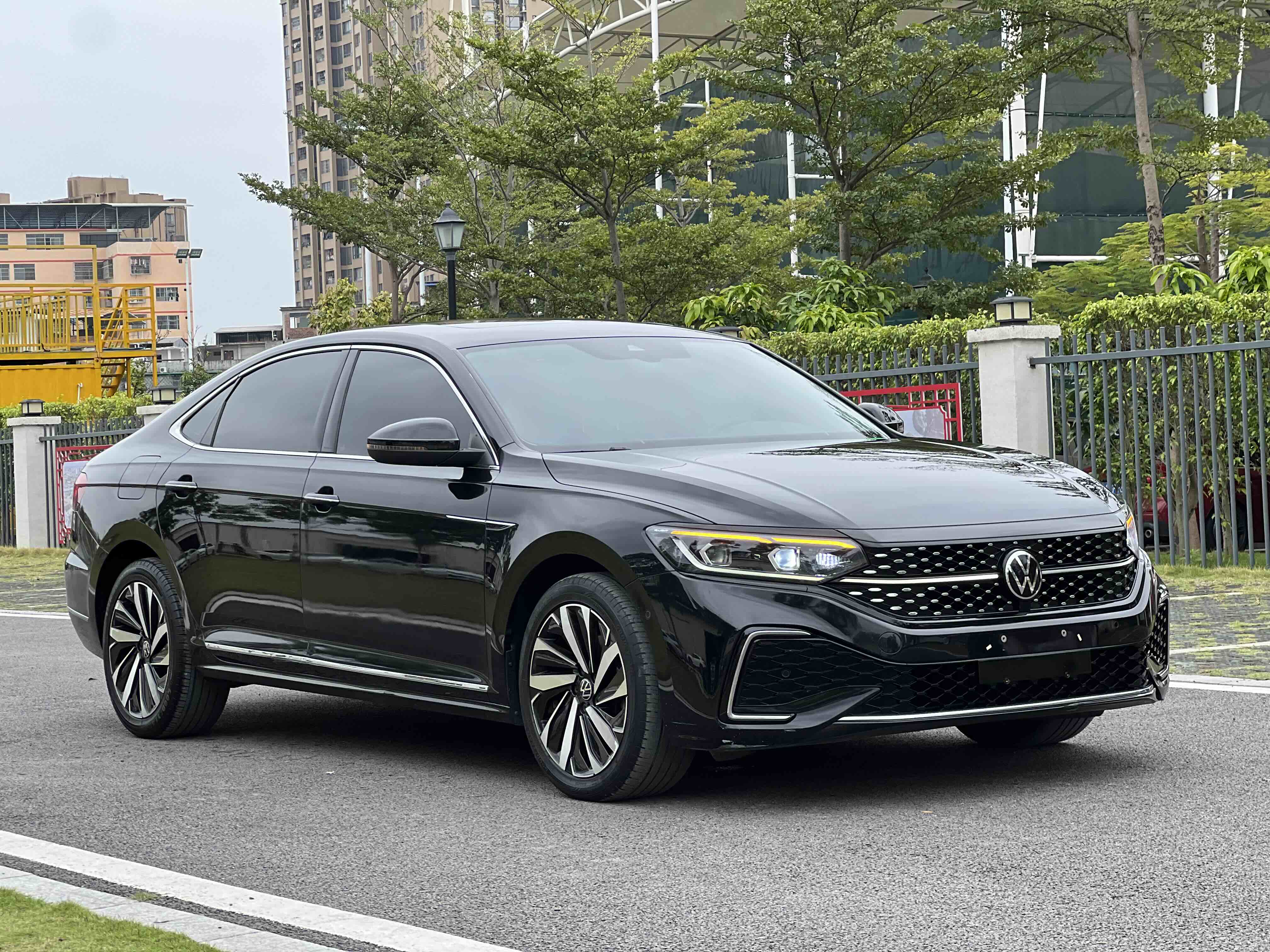 Volkswagen Passat 2022 car image #12
