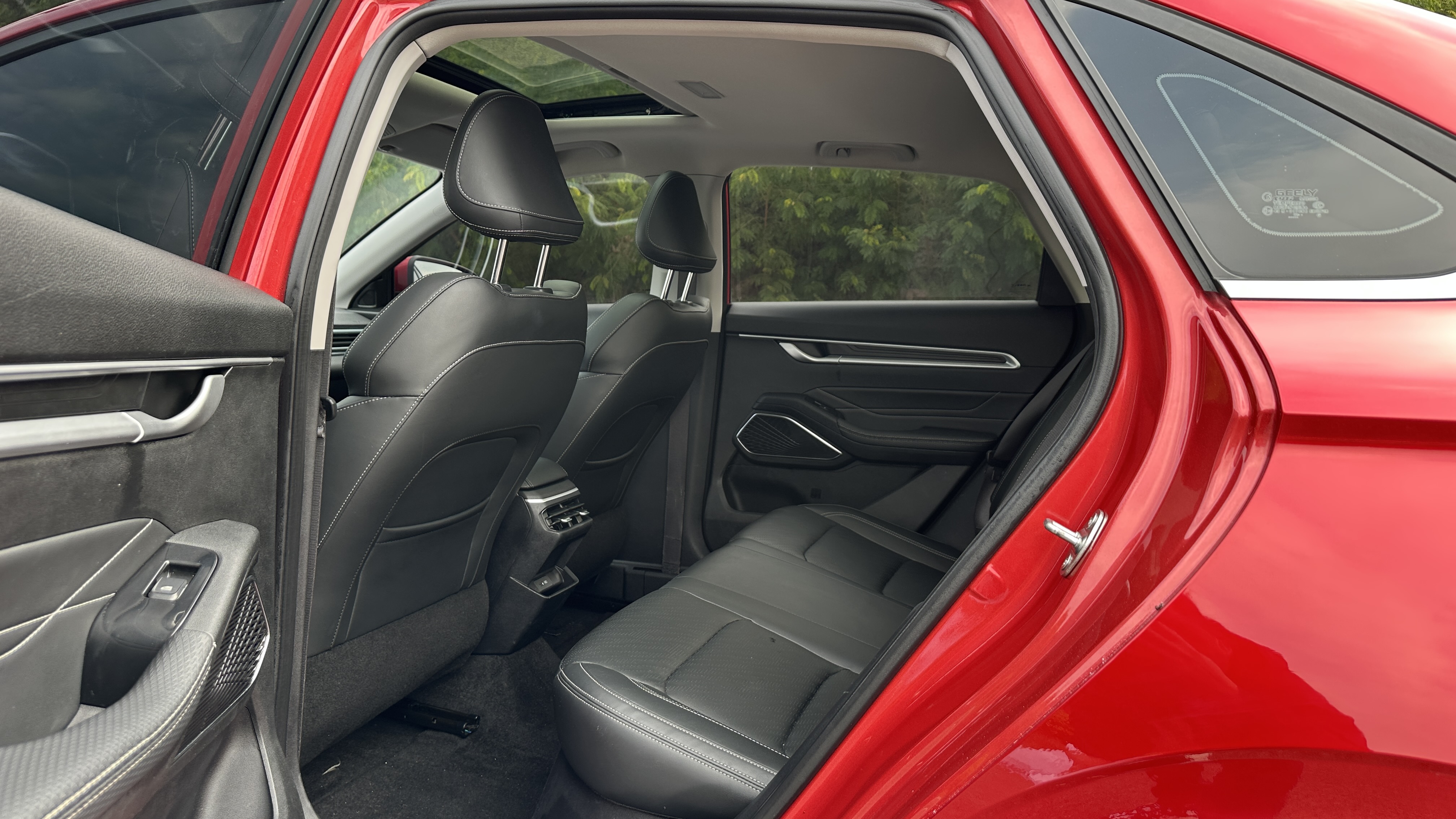 Emgrand 2022 car image #12