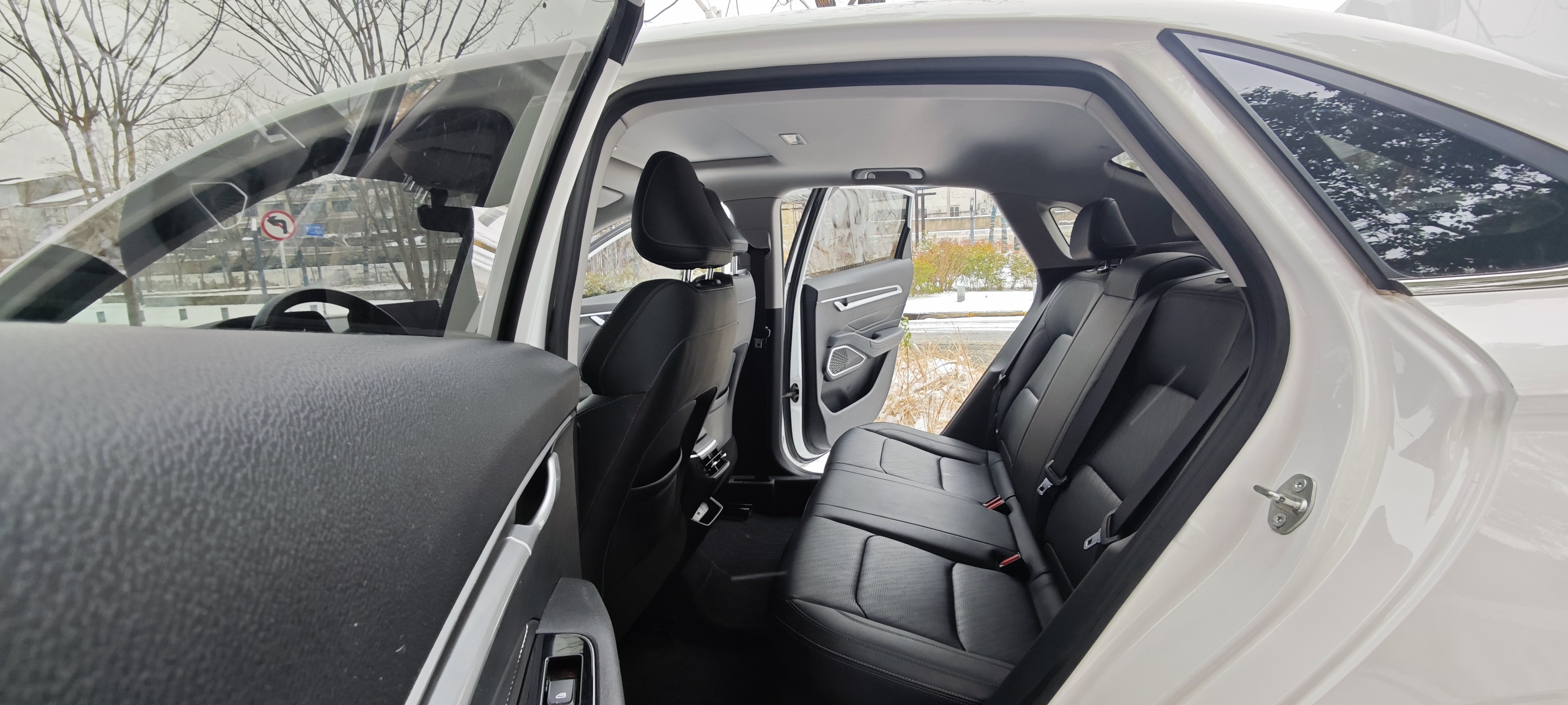 GEELY Emgrand 2022 #12 GEELY Emgrand 2022 car image #12