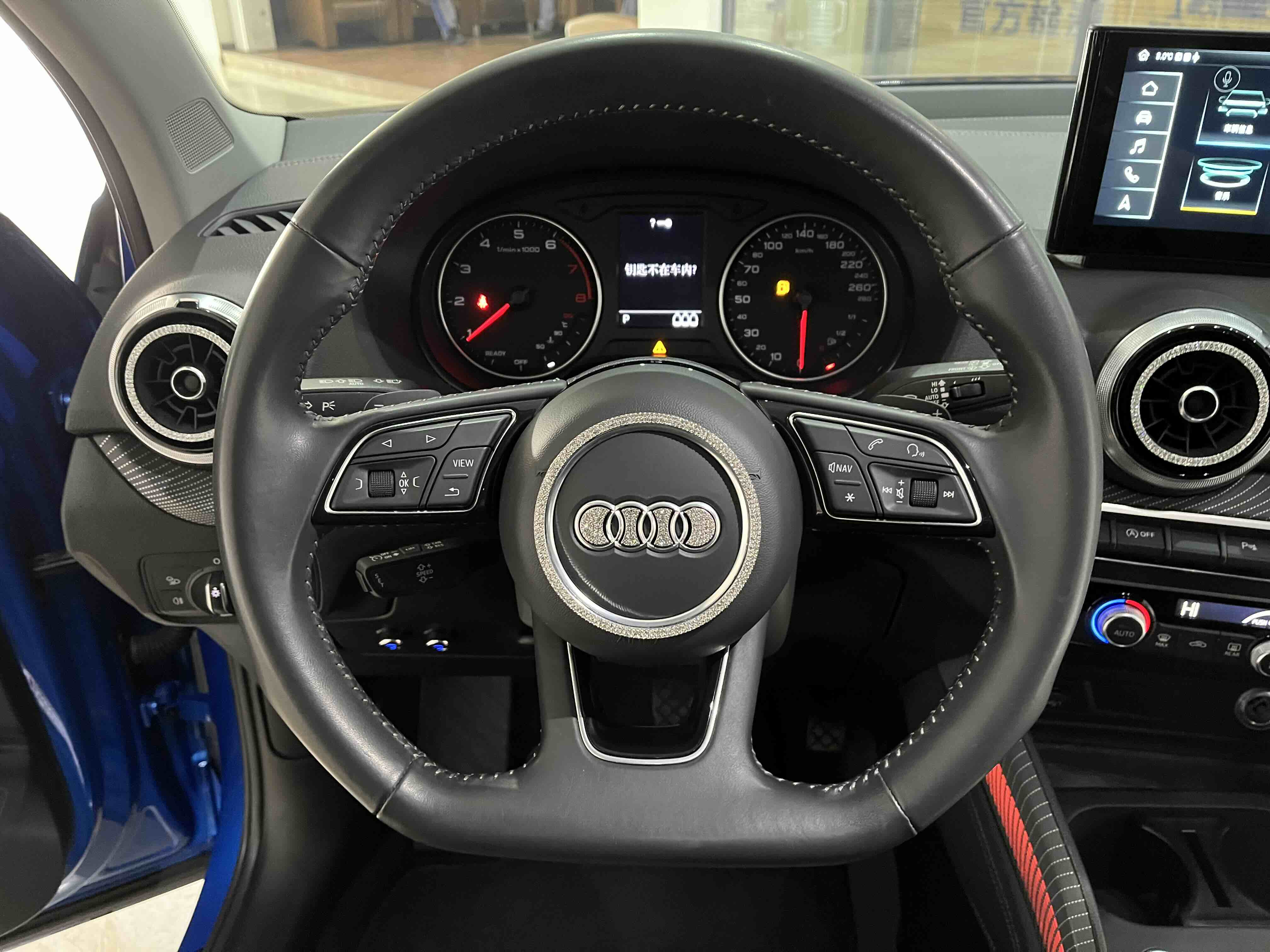 2022 car image #12