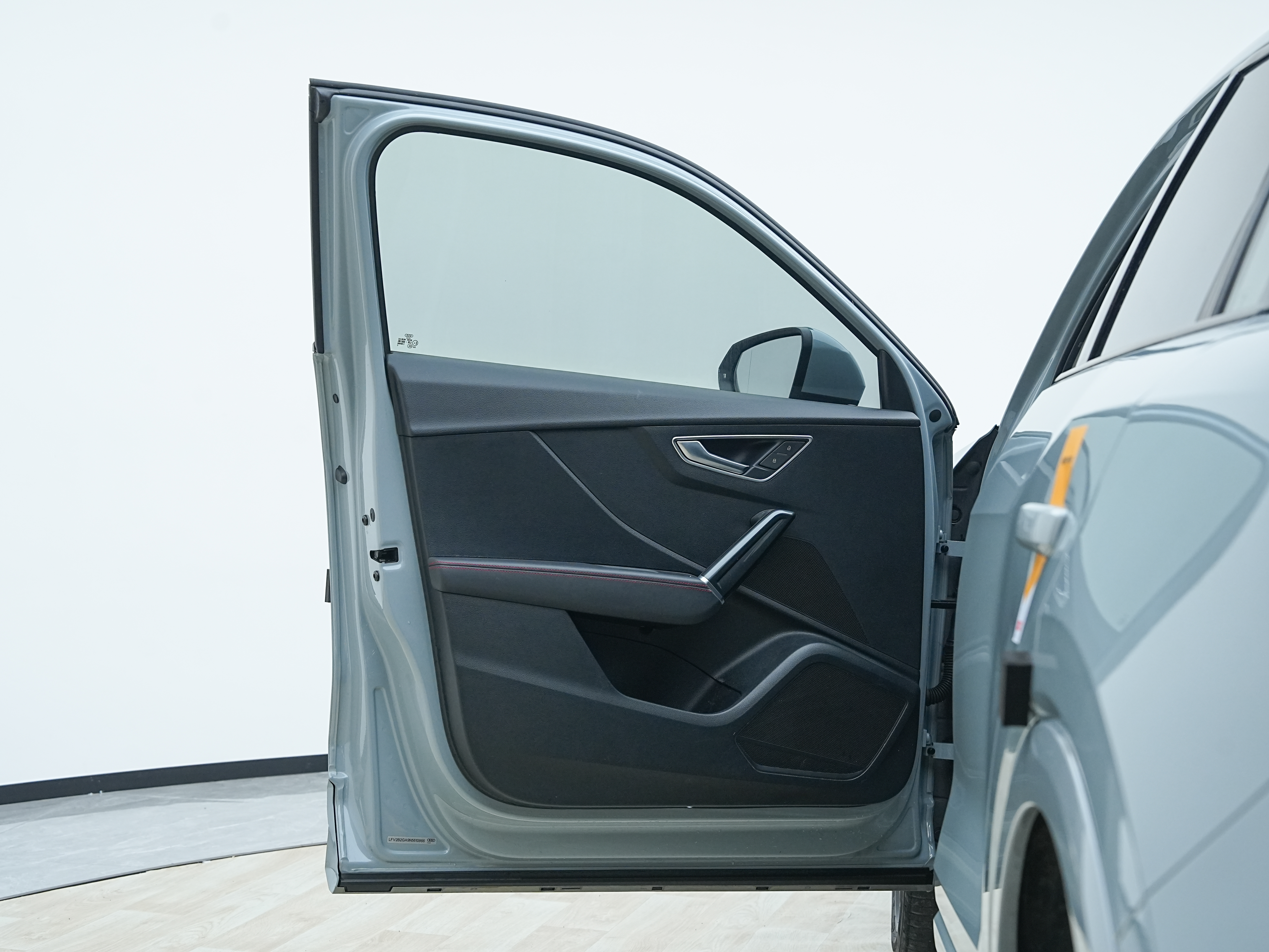 Audi Q2L 2023 صورة سيارة #12