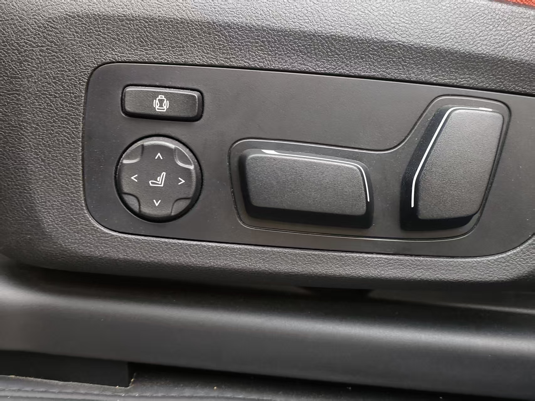 BMW X4 M 2025 car image #12