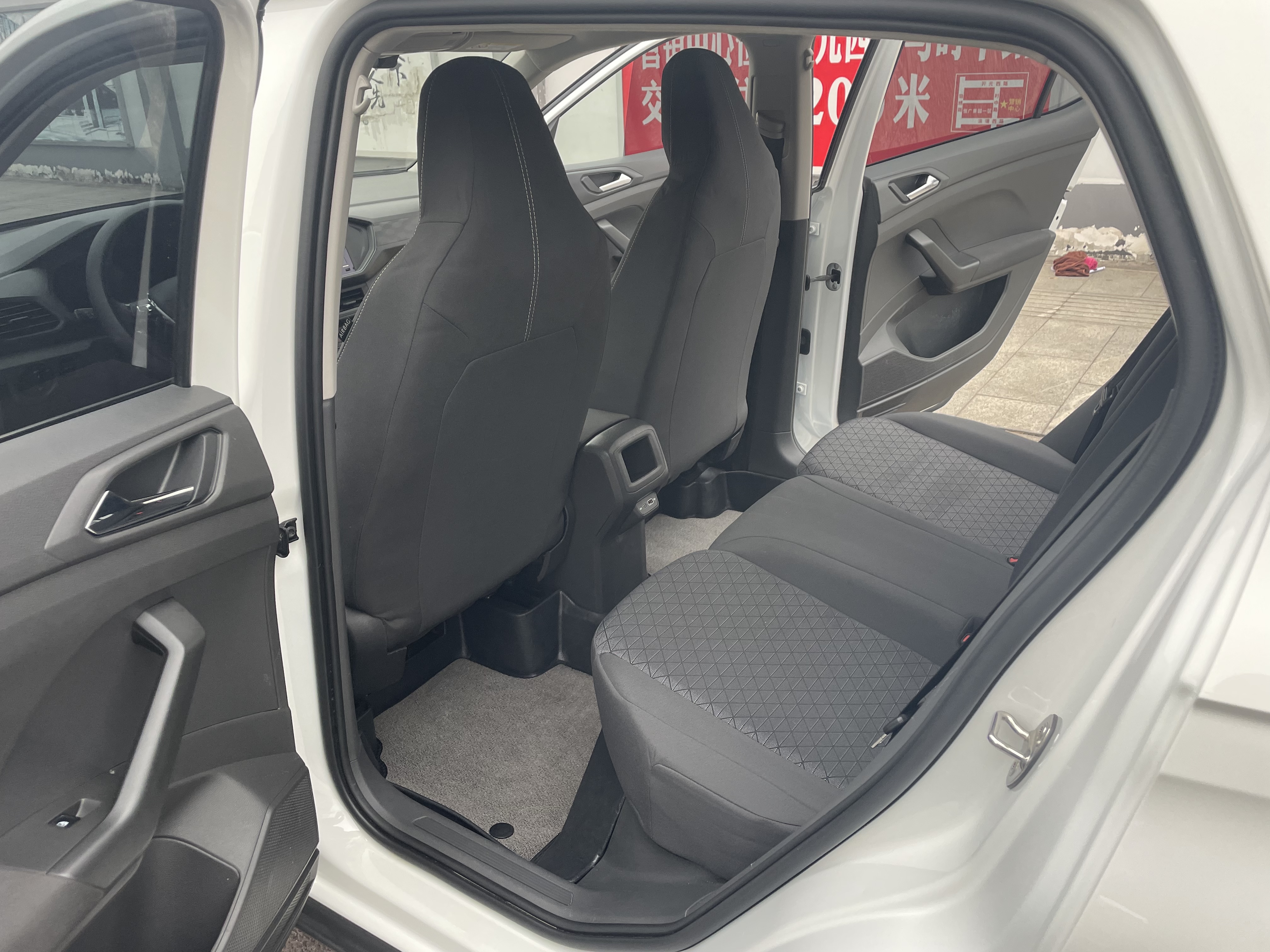 Volkswagen T-Cross 2022 #12 Volkswagen T-Cross 2022 car image #12