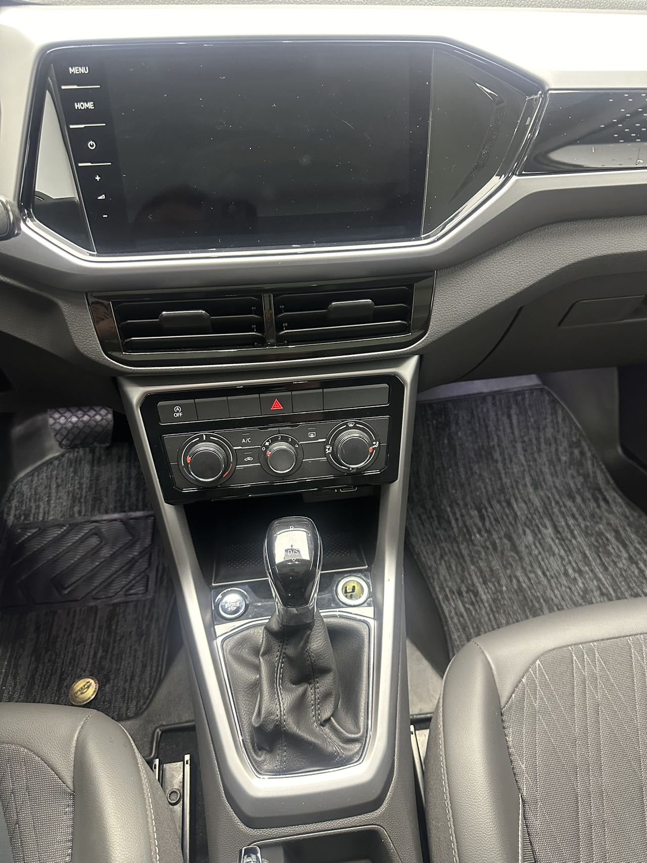 Volkswagen T-Cross 2022 #12 Volkswagen T-Cross 2022 car image #12