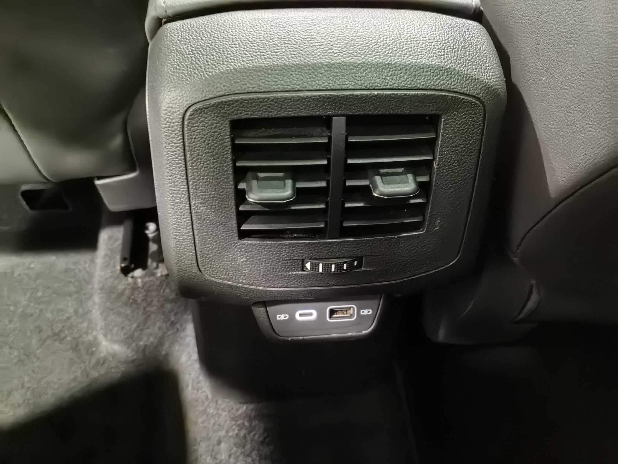 Volkswagen T-Cross 2022 #12 Volkswagen T-Cross 2022 car image #12
