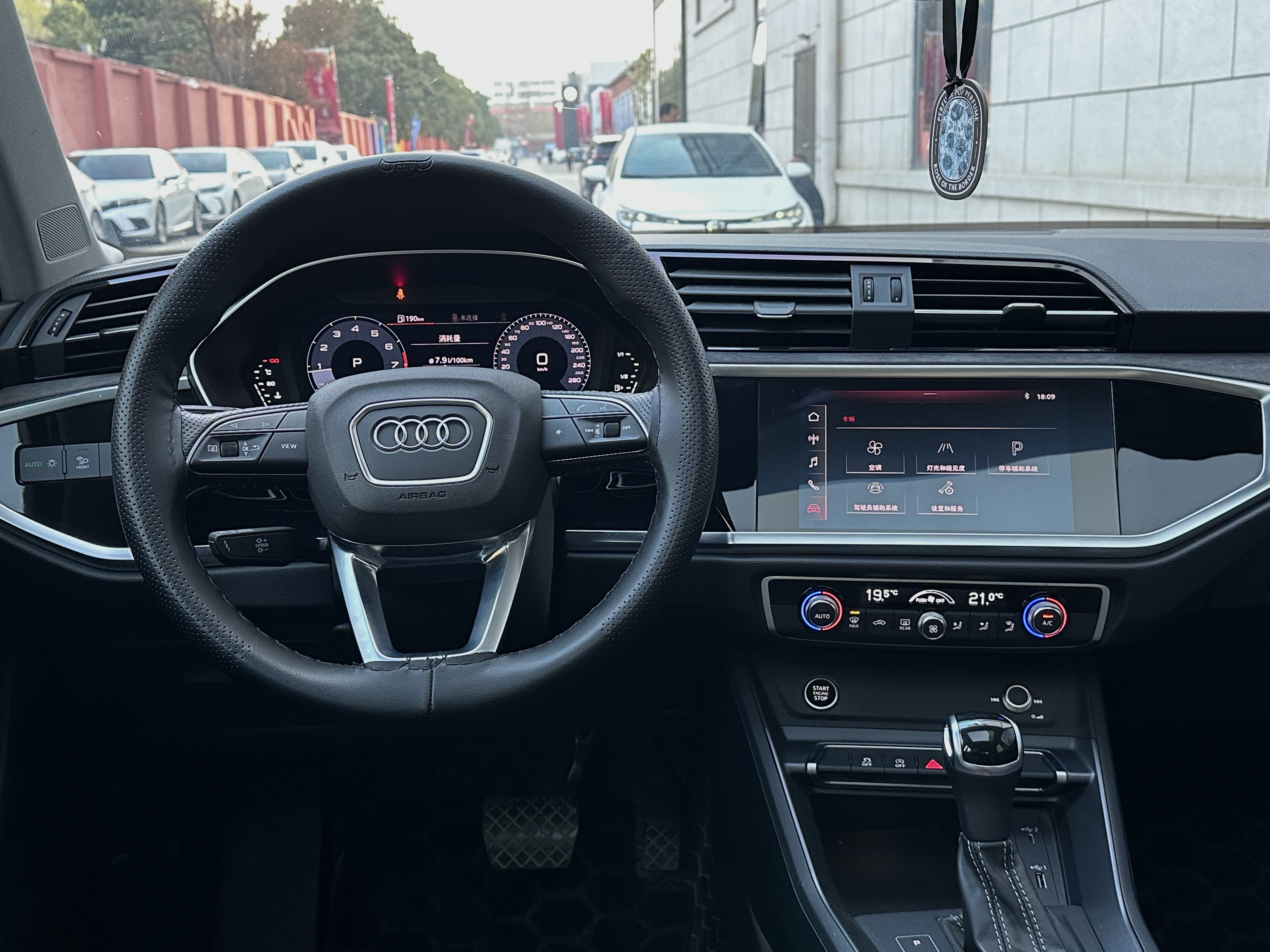 Audi Q3 Sportback 2022 изображение автомобиля #12