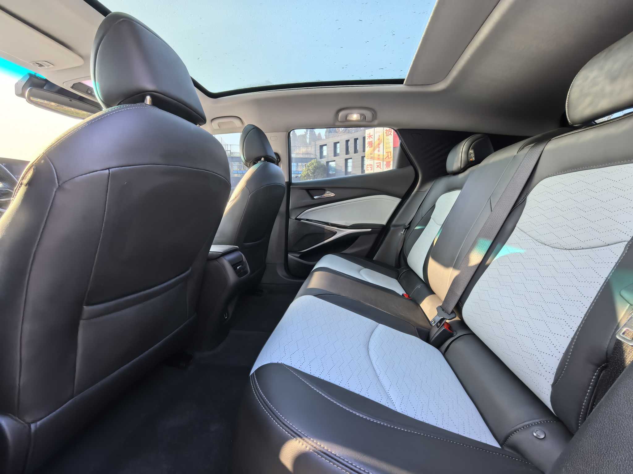 Chevrolet Charm 2022 car image #12