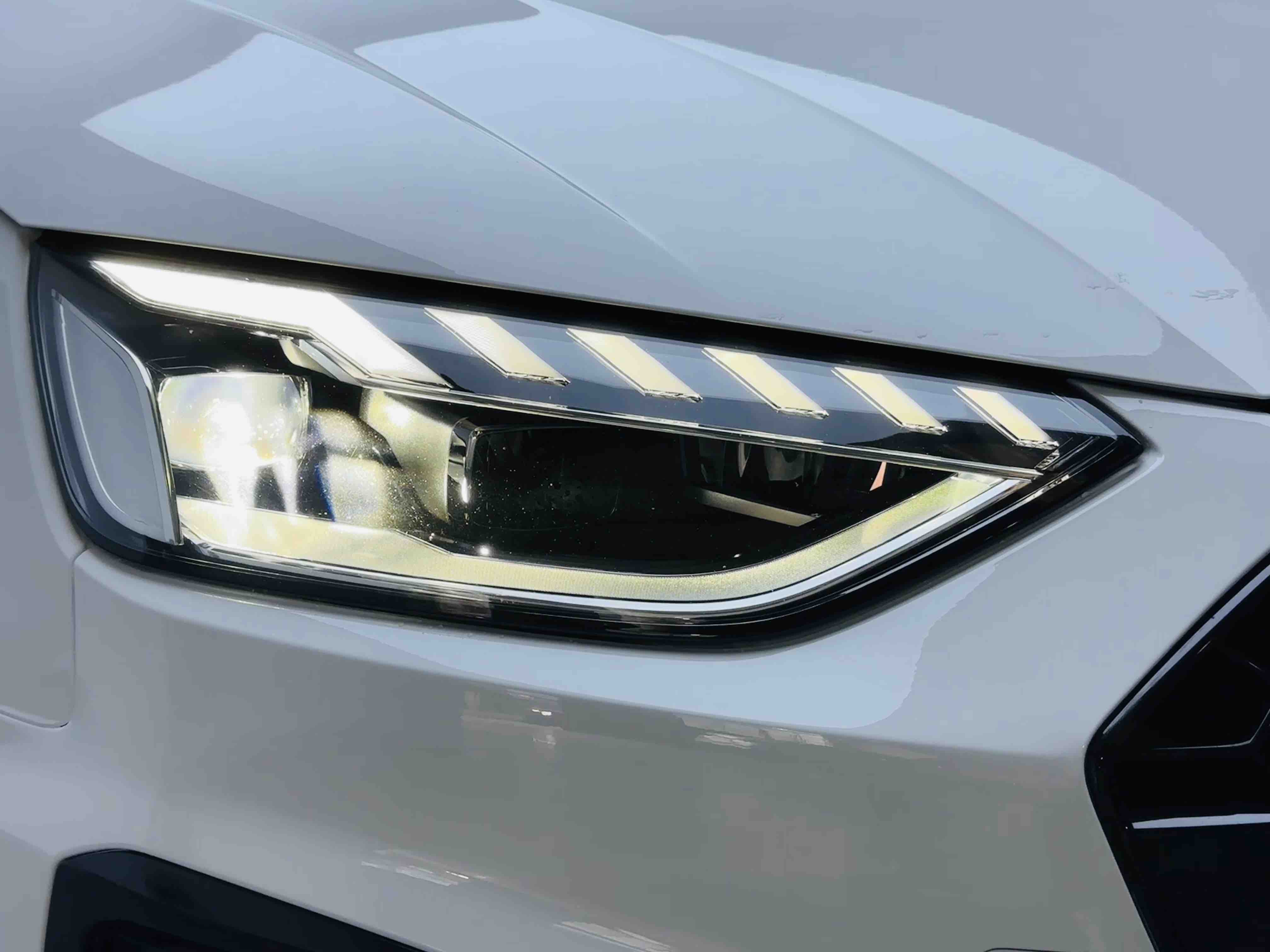 Audi A4L 2022 immagine di auto #12