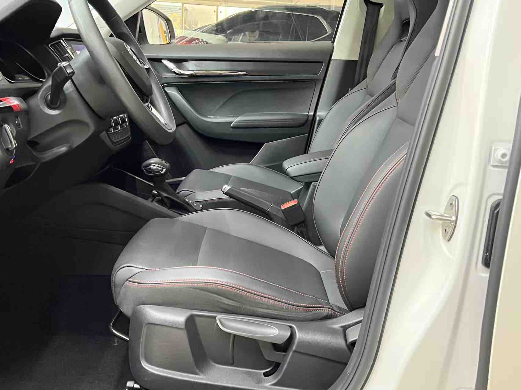 Skoda Kamiq 2023 imagem de carro #12