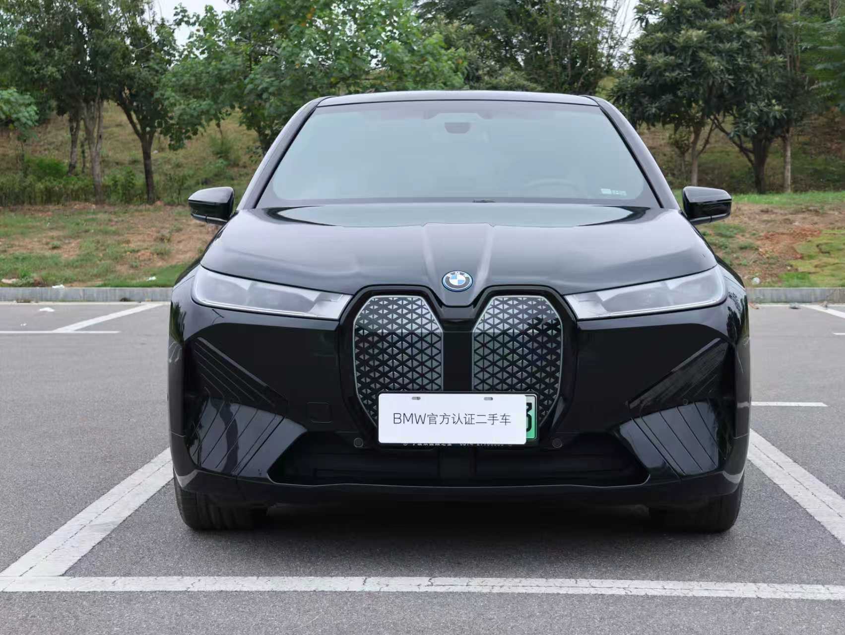 BMW iX 2023 immagine di auto #12