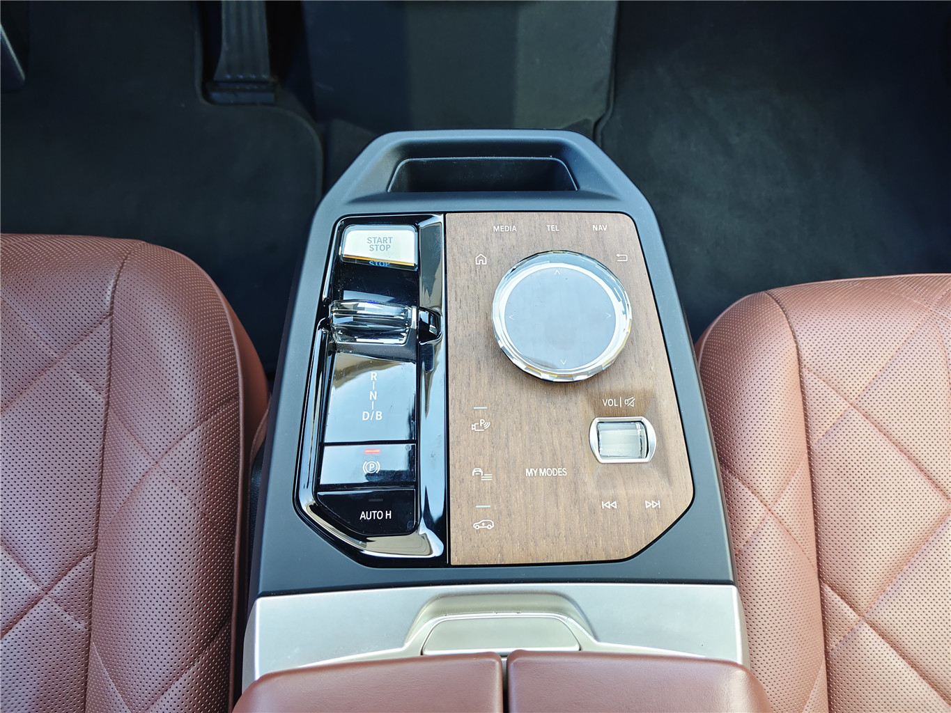 BMW iX M60 2023 #12 BMW iX M60 2023 car image #12