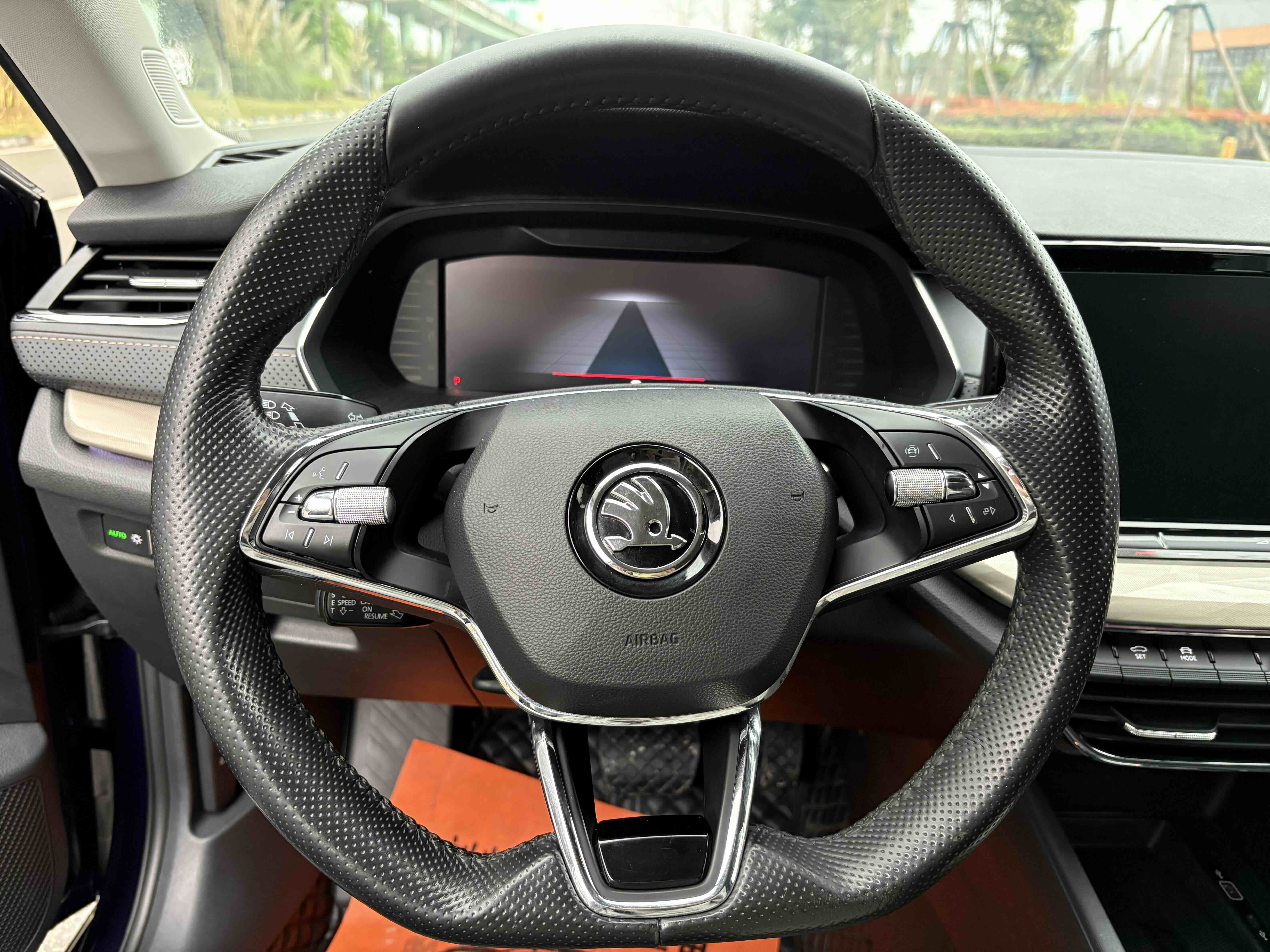 Skoda Octavia 2022 car image #12