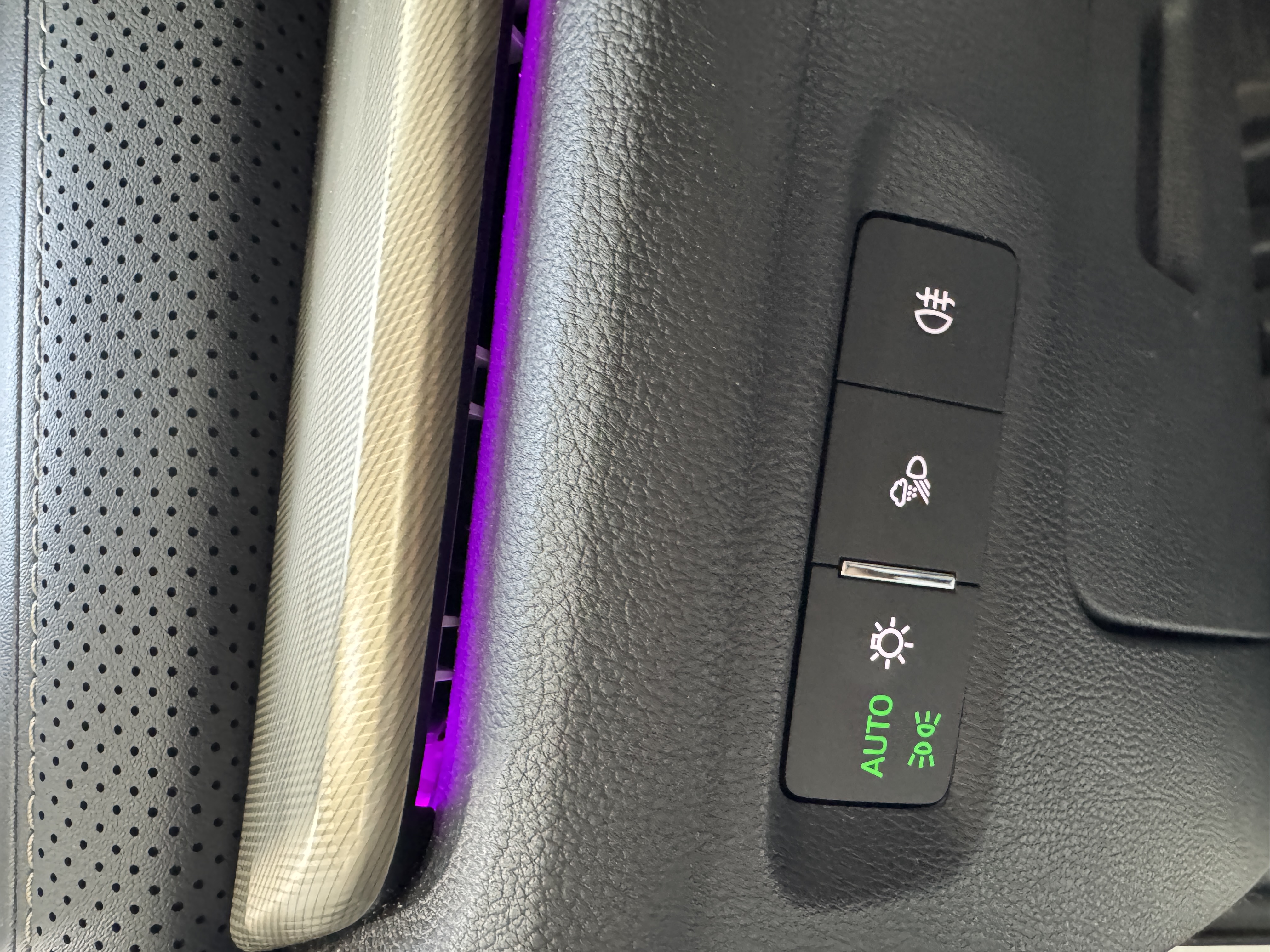 Skoda Octavia 2023 car image #12