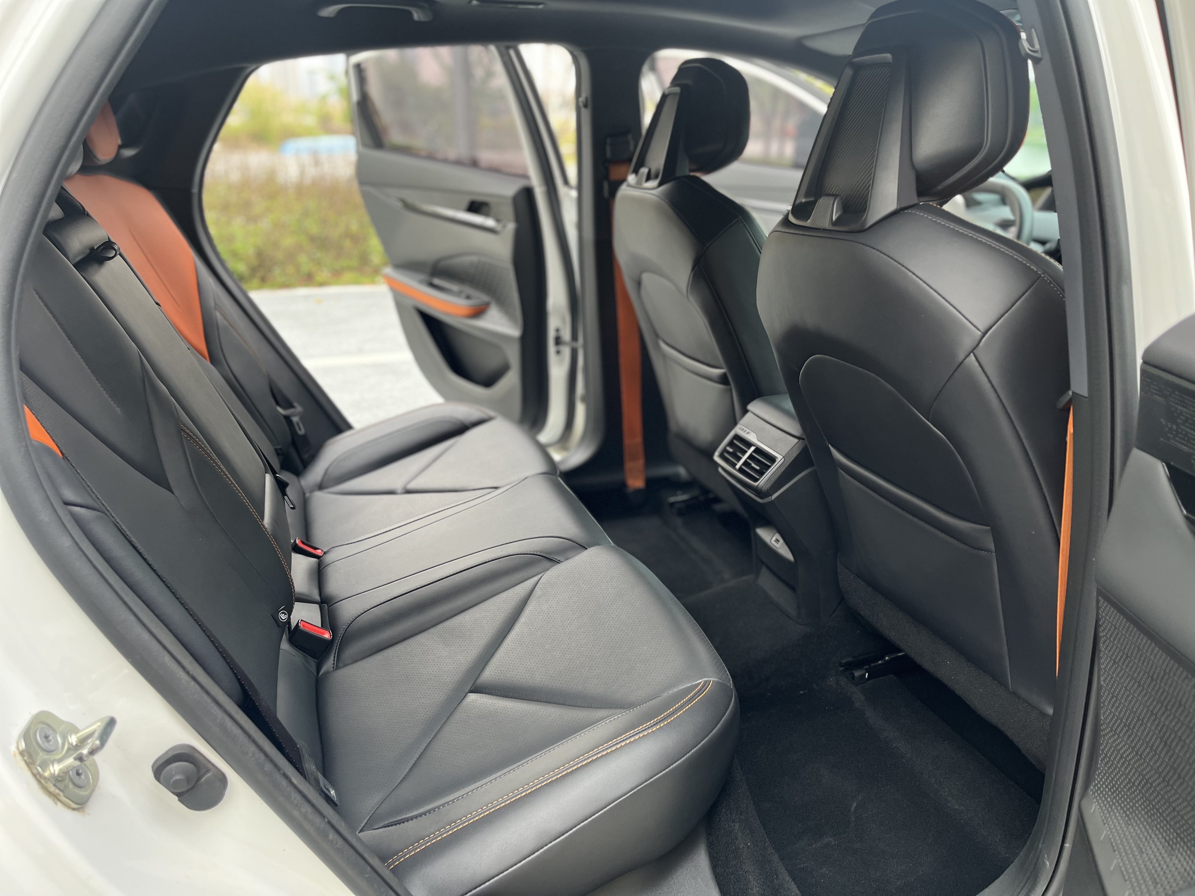 Changan UNI-V 2023 صورة سيارة #12