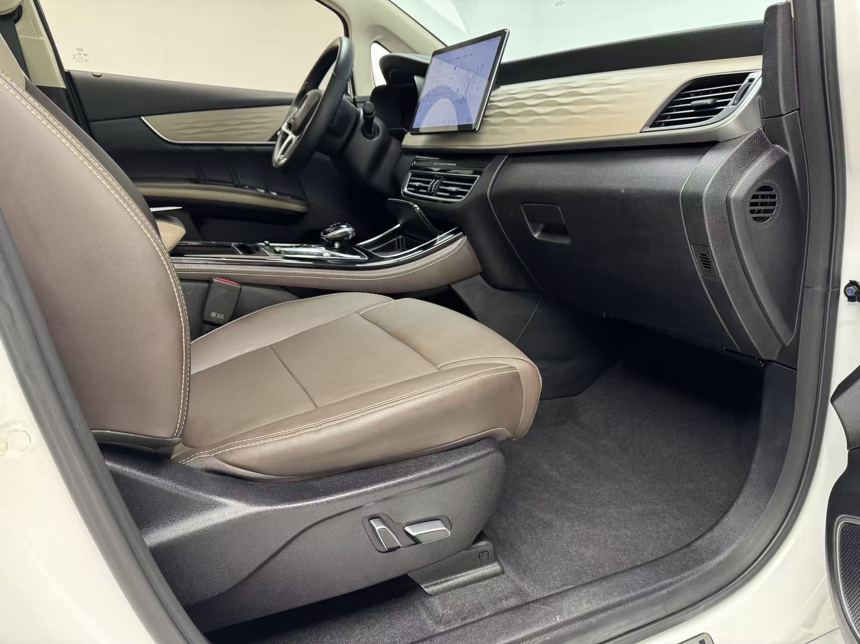 BYD Song MAX New Energy 2022 car image #12