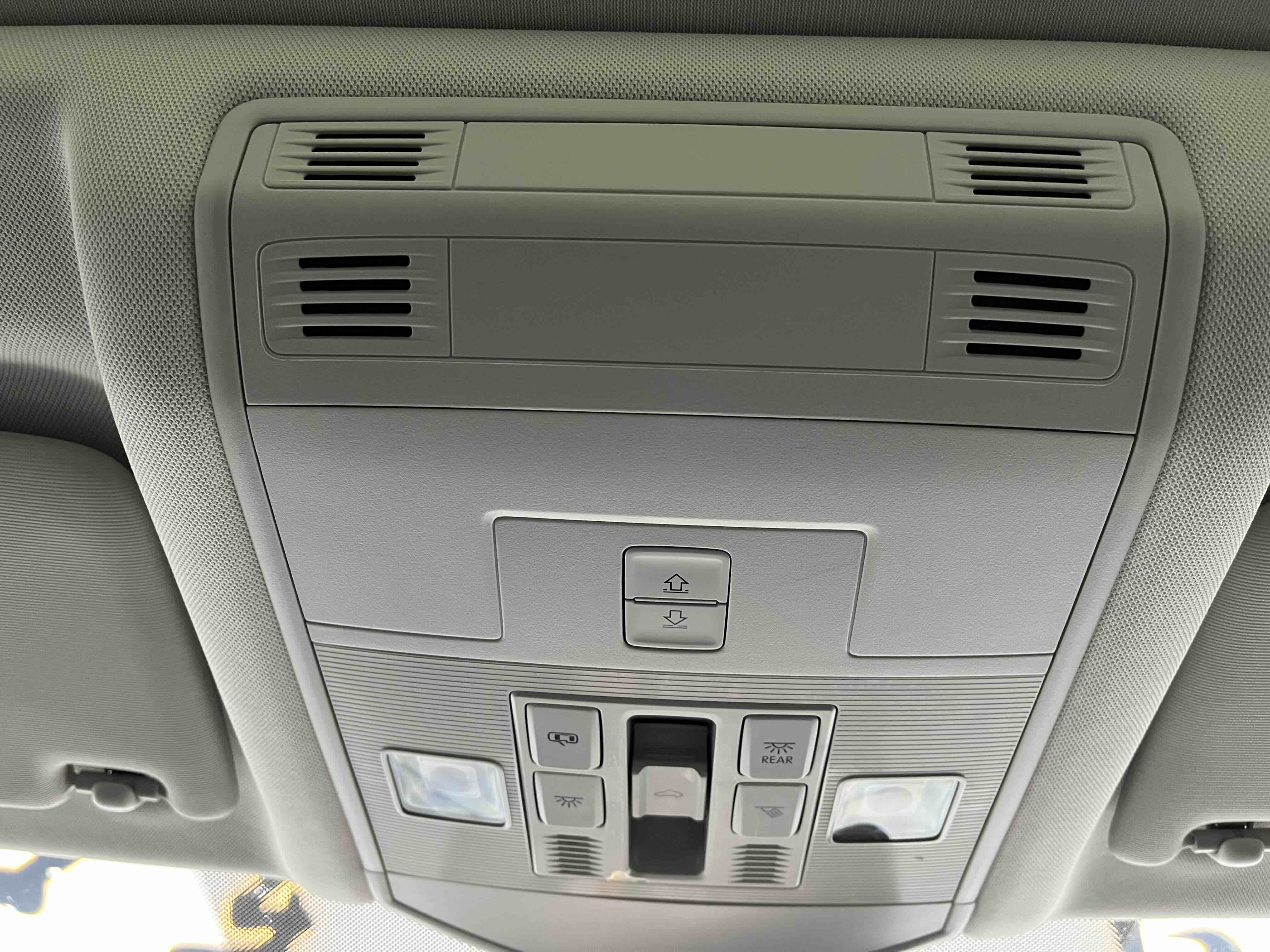Volkswagen T-Roc 2022 car image #12