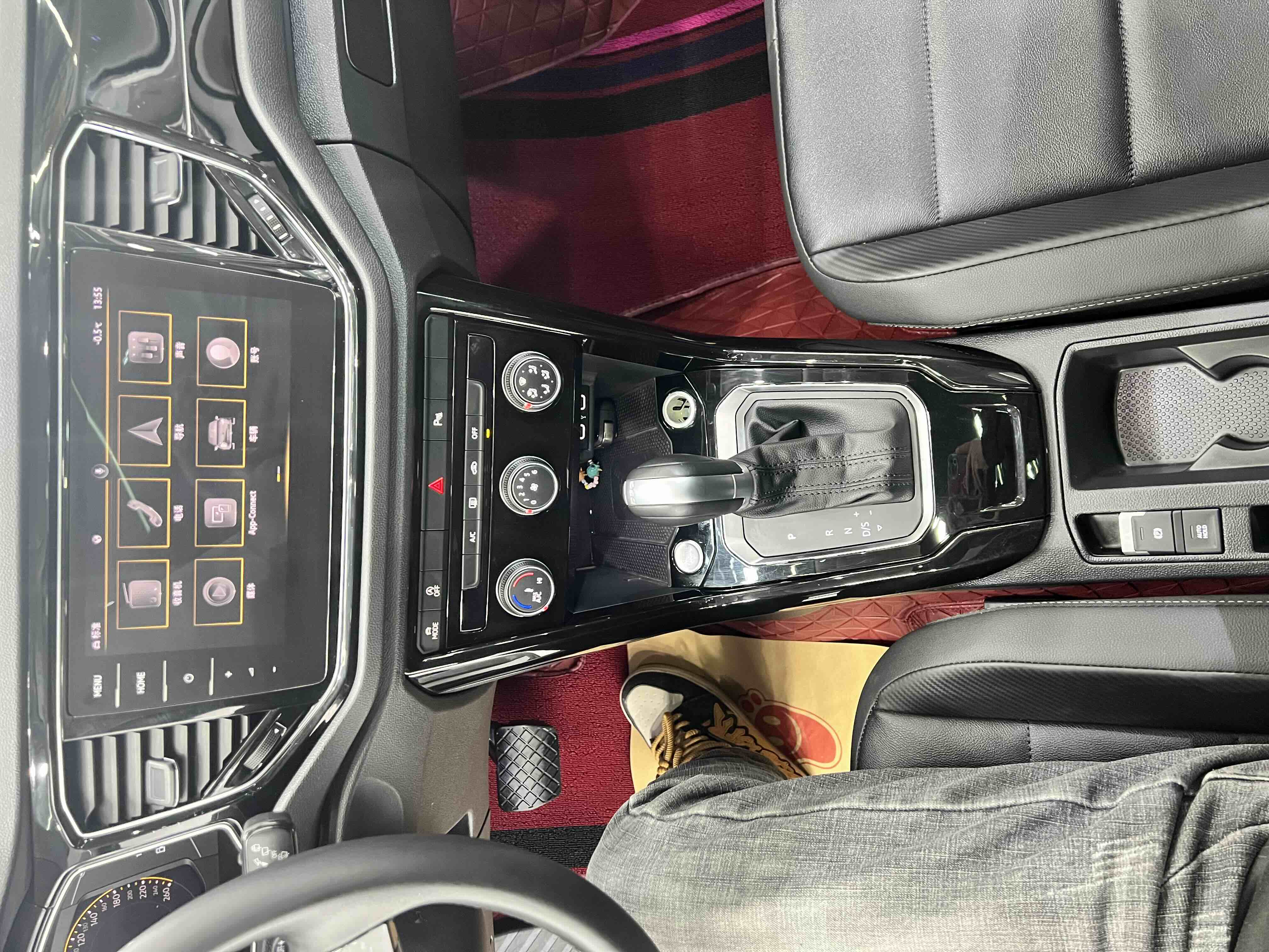 T-Roc 2023 car image #12