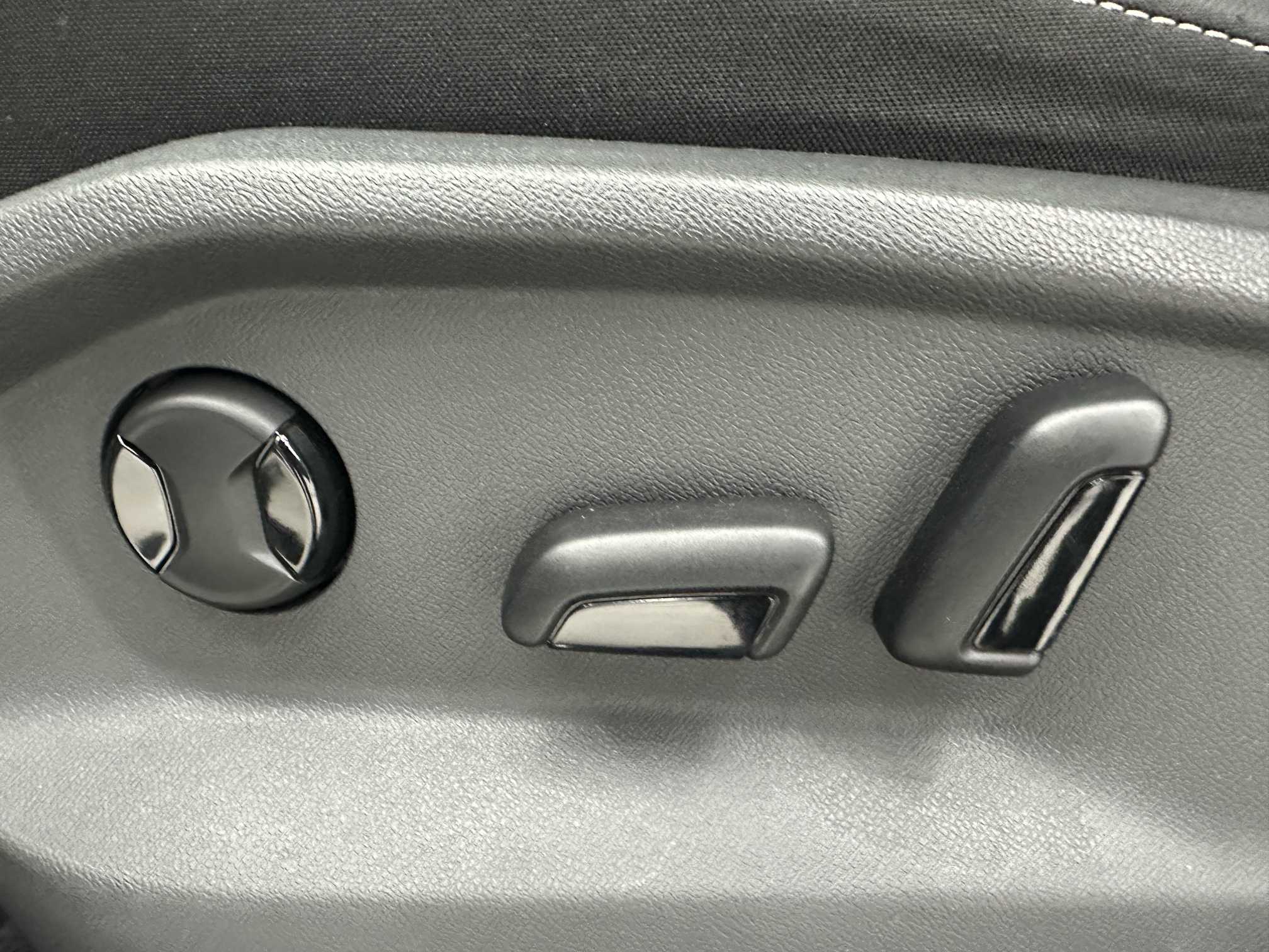 T-Roc 2022 car image #12