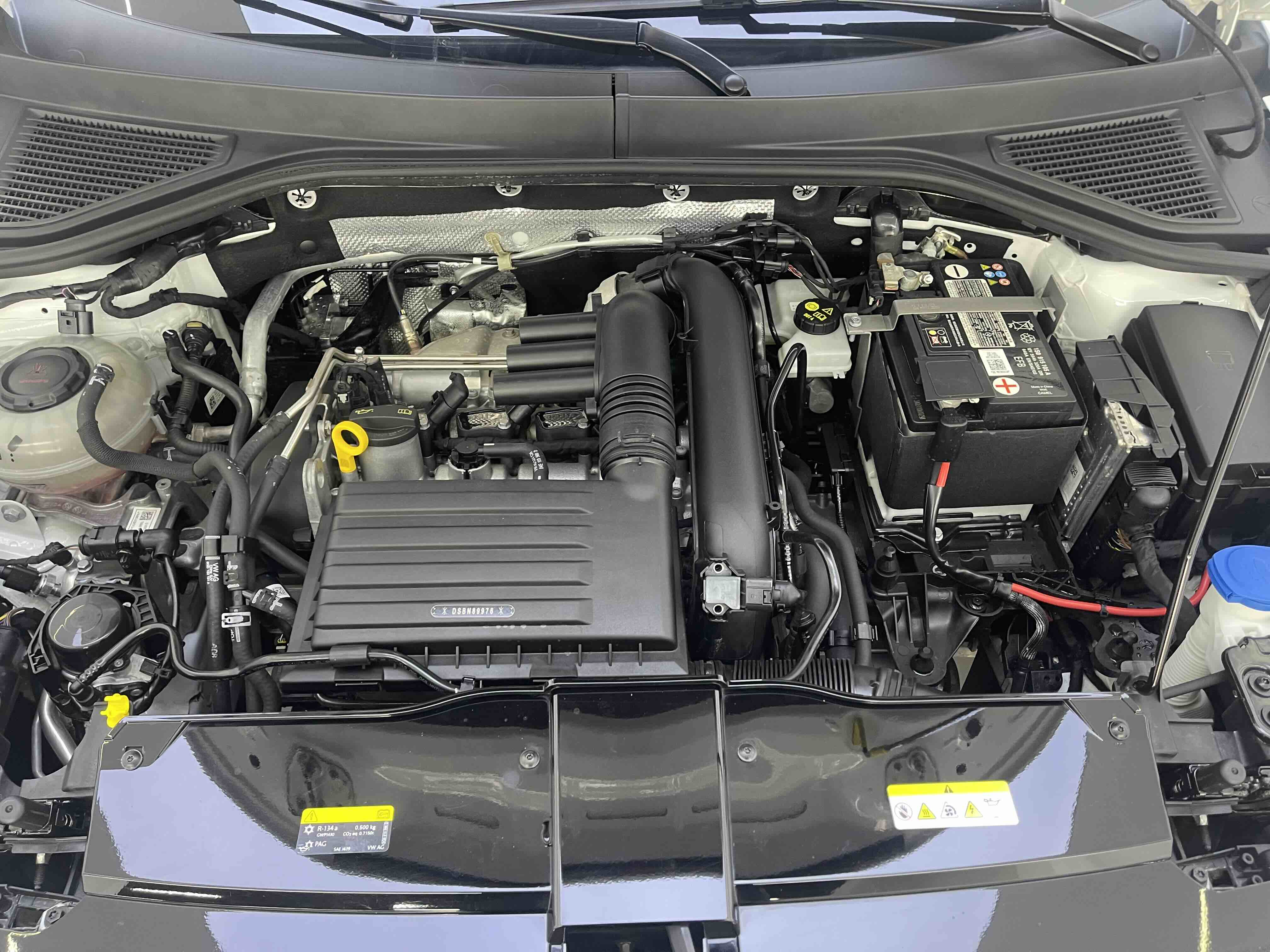 Volkswagen T-Roc 2023 car image #12
