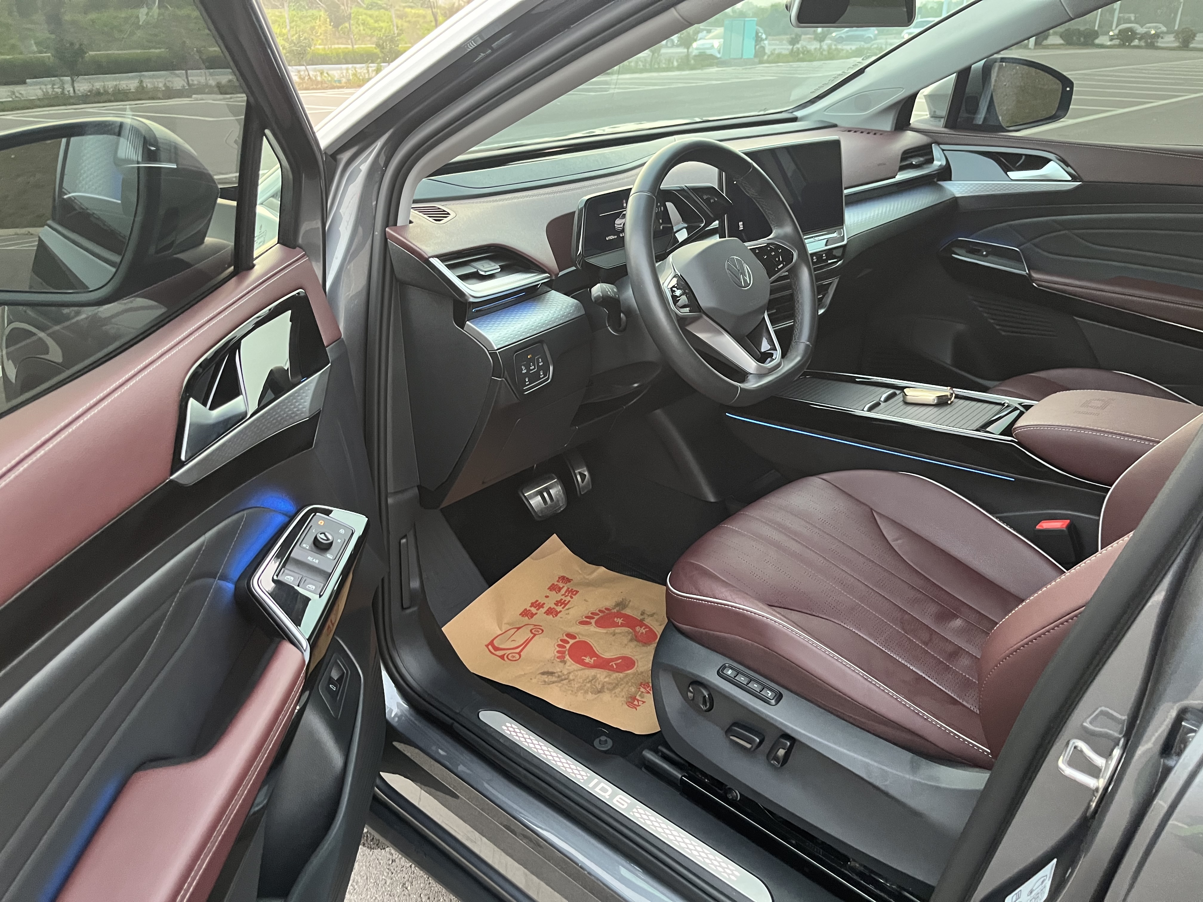 Volkswagen ID.6 X 2023 car image #12