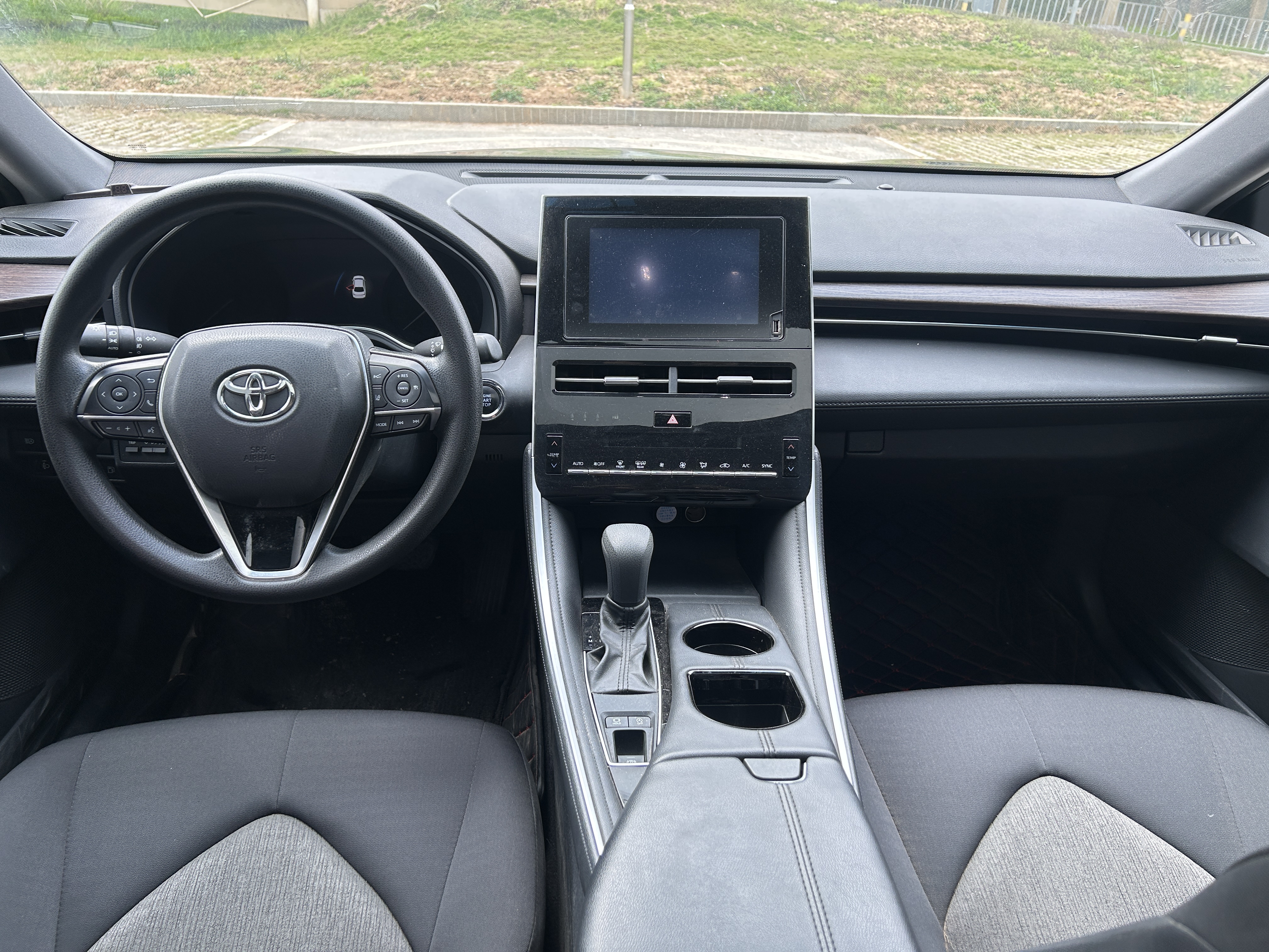 Toyota Avalon 2023 car image #12