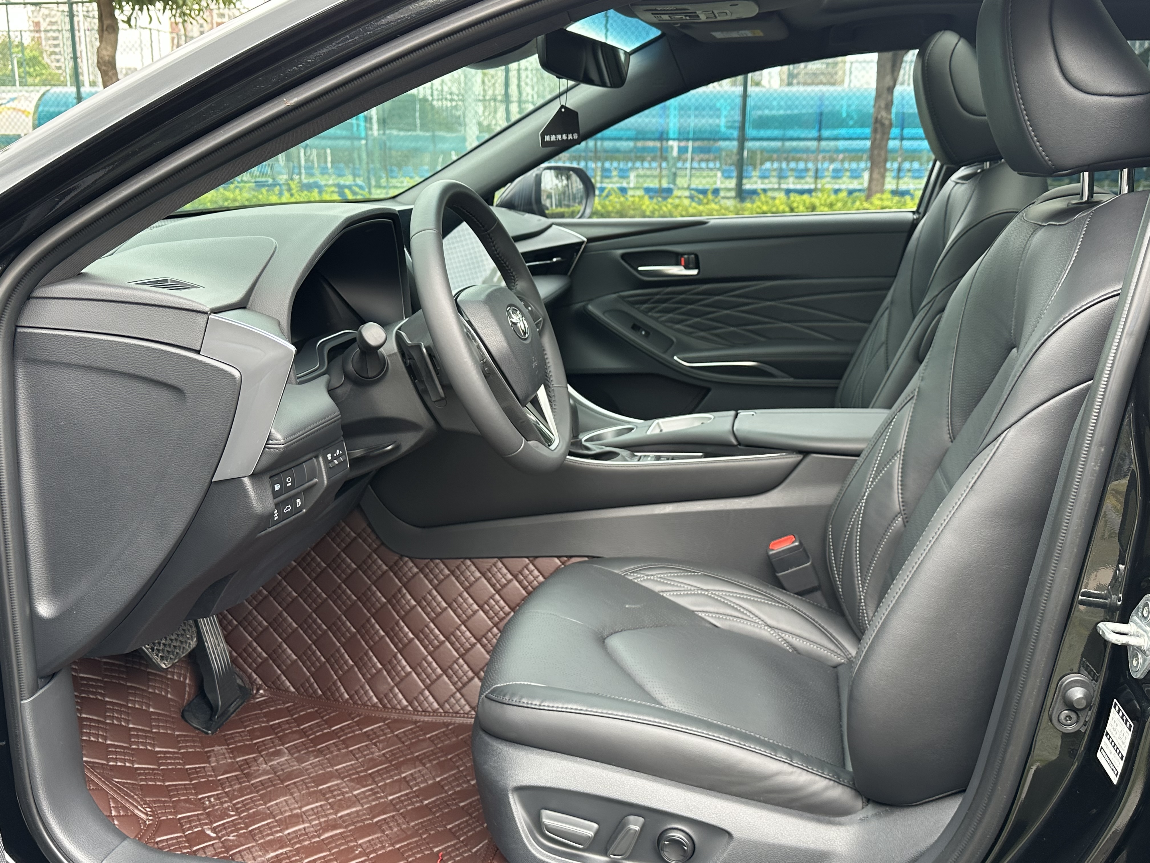 Toyota Avalon 2023 car image #12