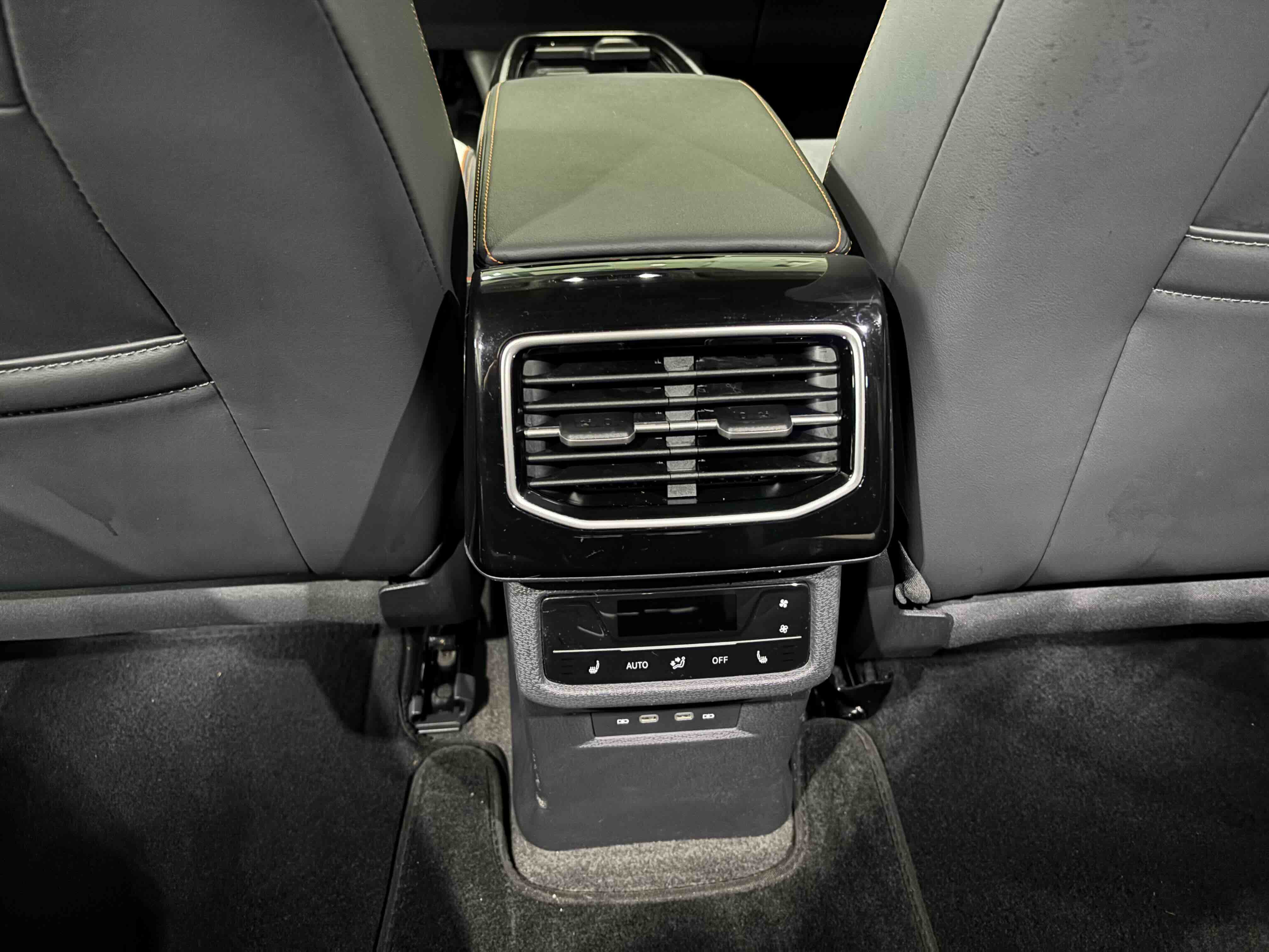 Volkswagen ID.6 Crozz 2022 immagine di auto #12