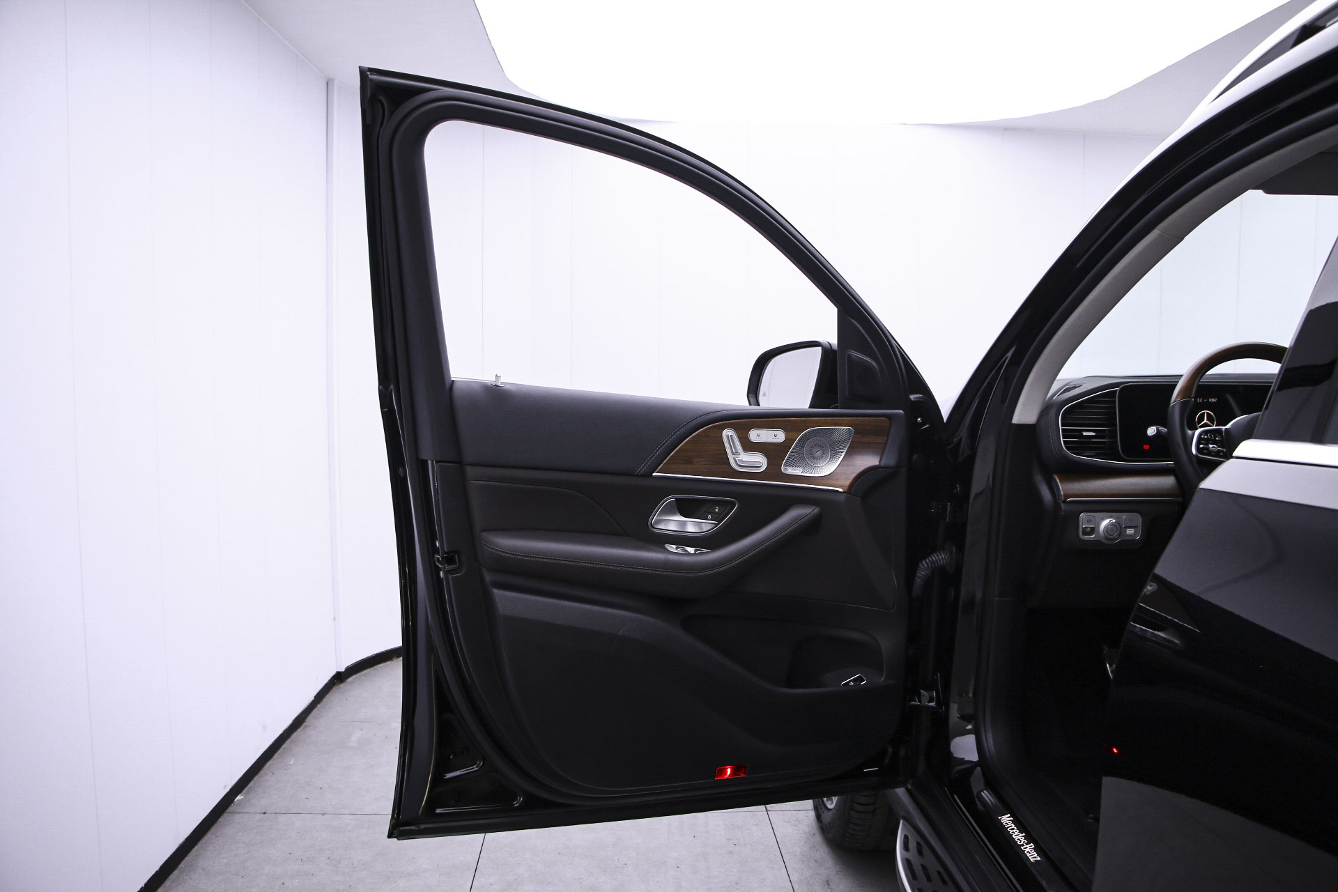 Mercedes-Benz GLS Class 2022 #12 Mercedes-Benz GLS Class 2022 car image #12