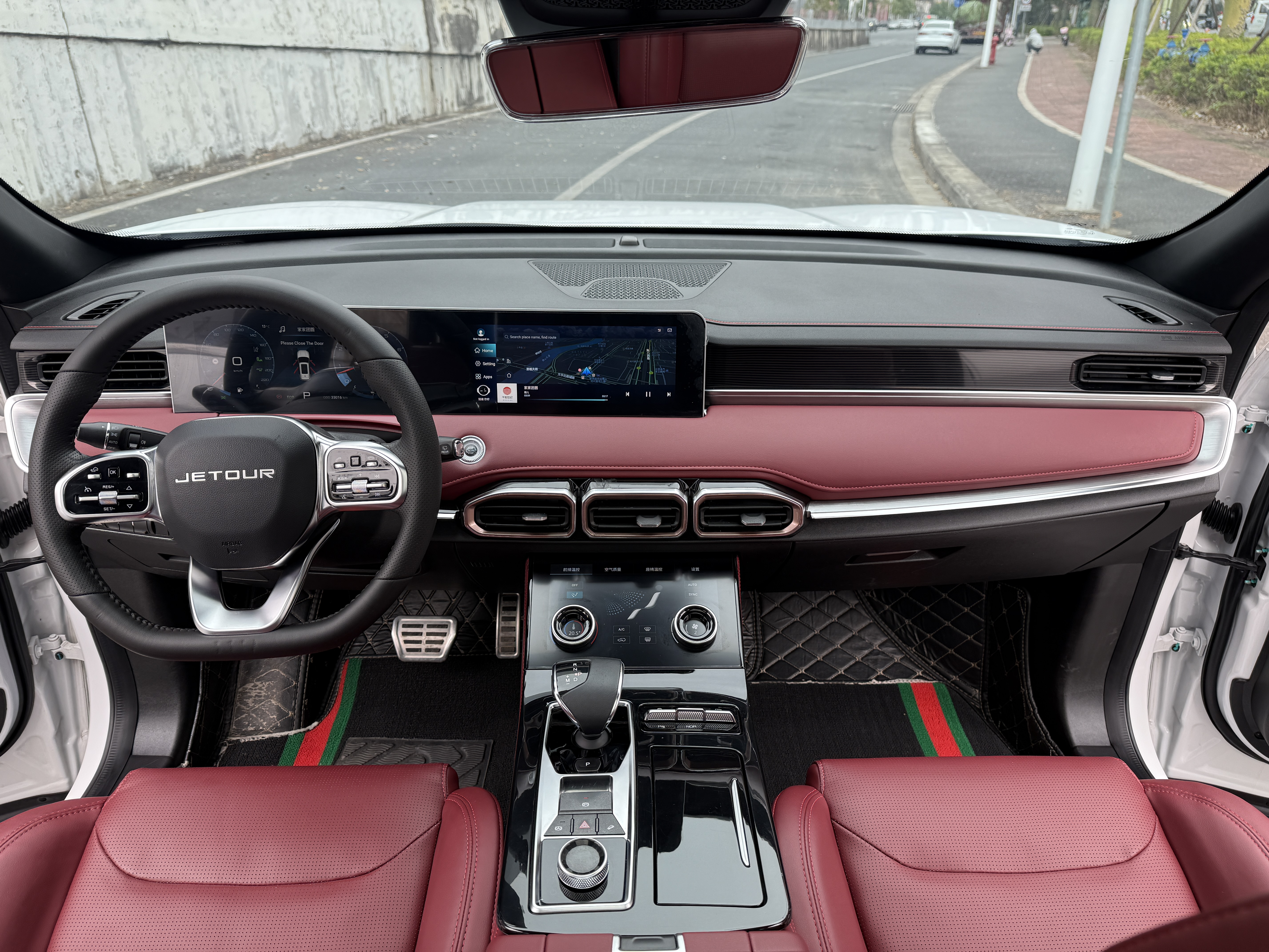 Jetour X70 PLUS 2023 car image #12