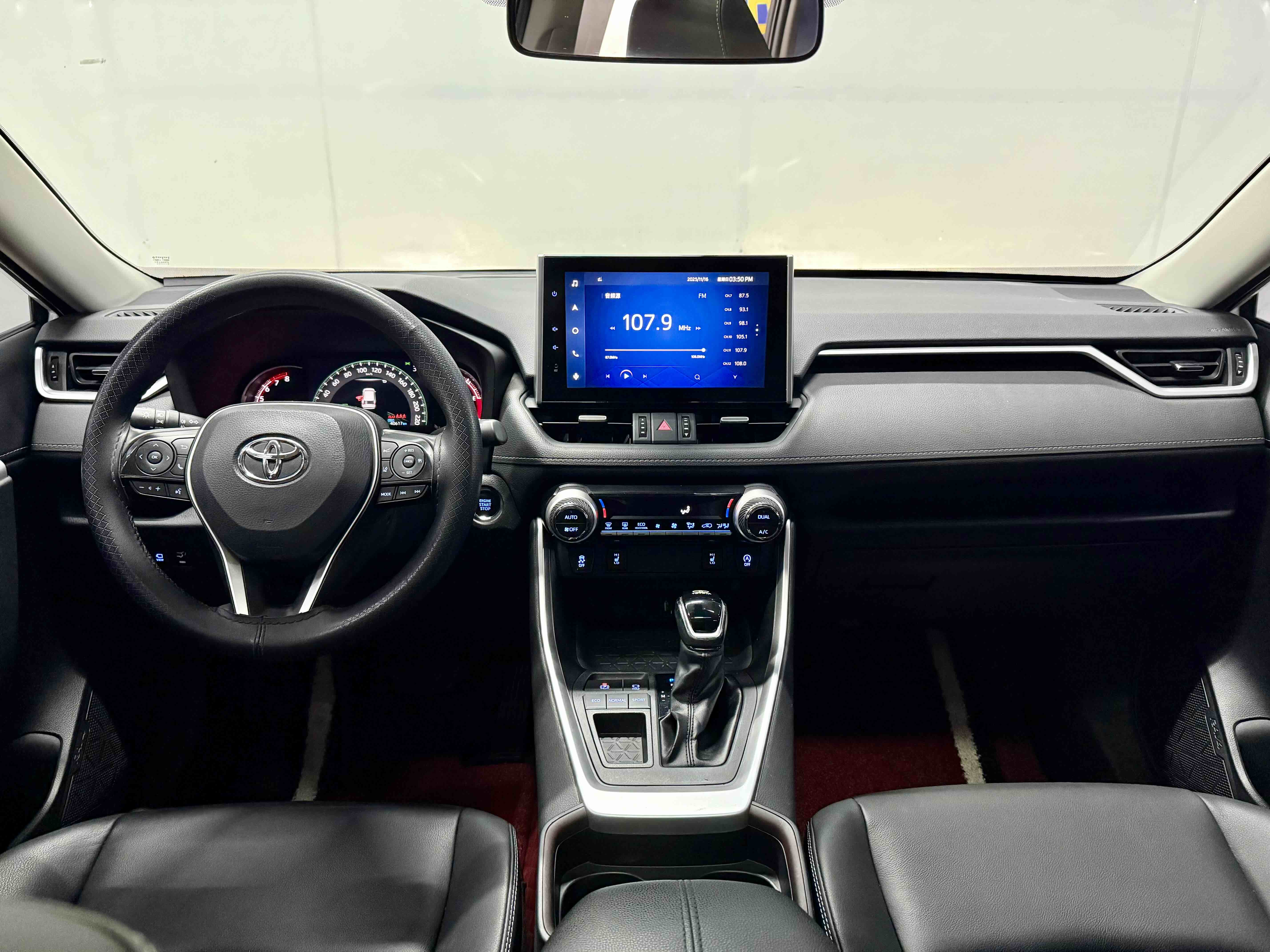 Toyota RAV4 2022 #12 Toyota RAV4 2022 car image #12