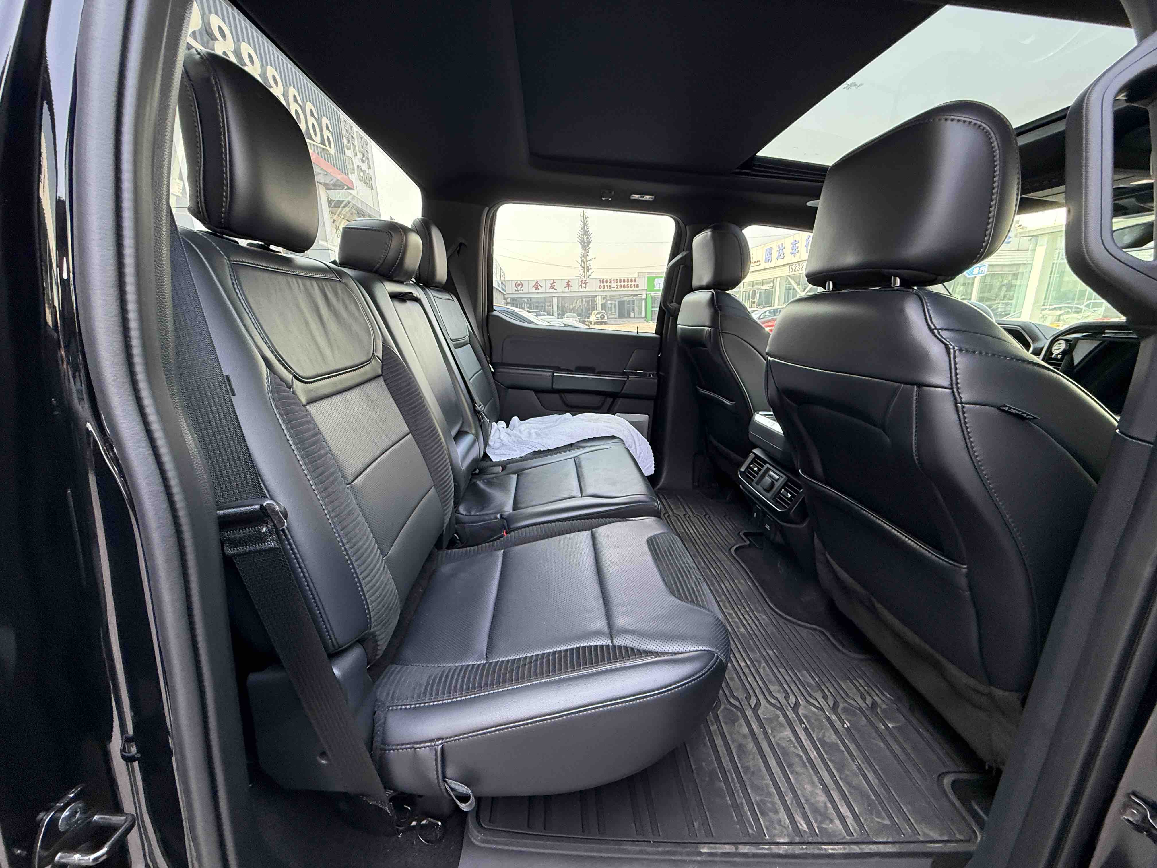 Ford F-150 Raptor 2023 car image #12