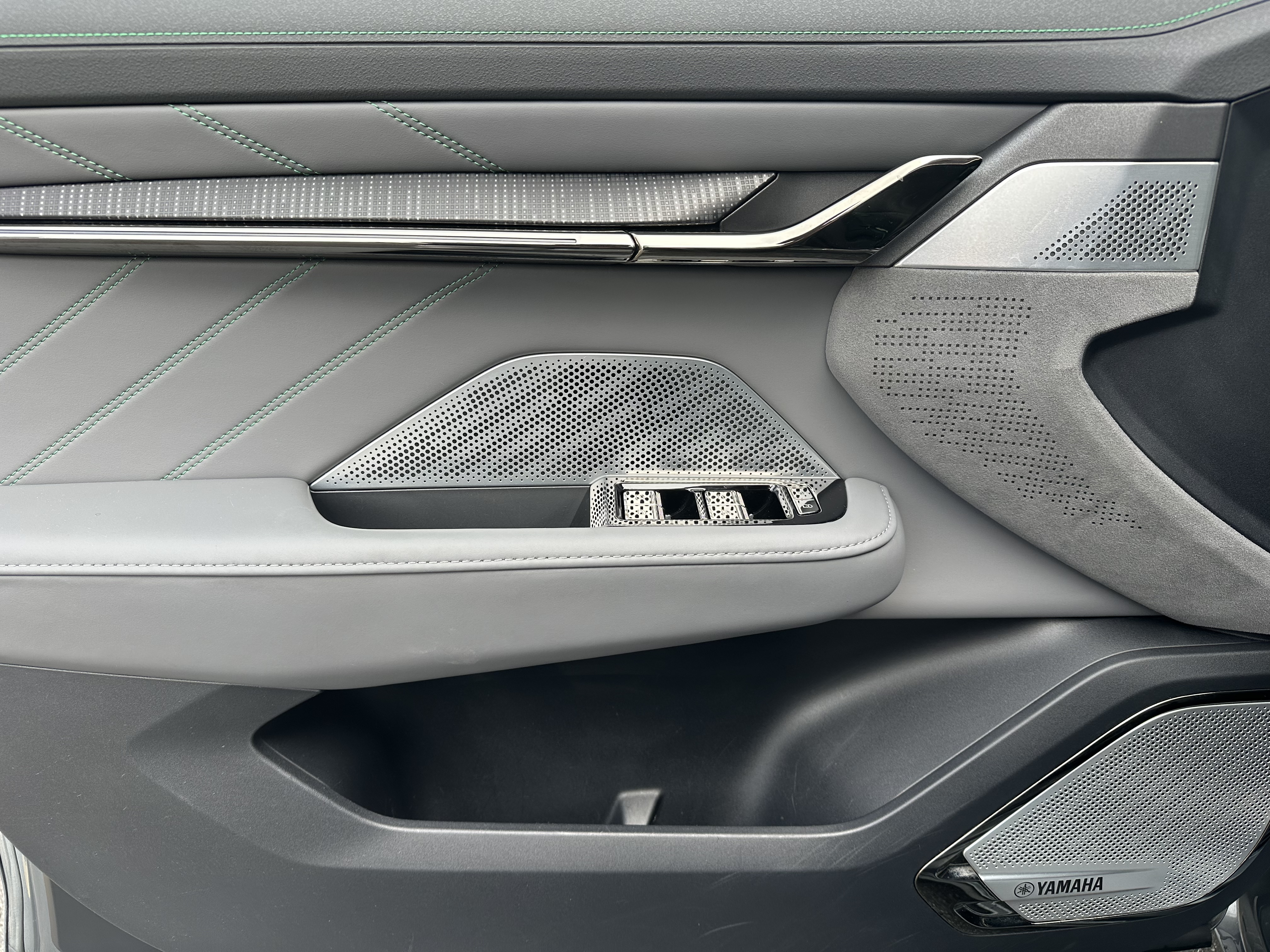 极氪 极氪001 2022 汽车图片 #12