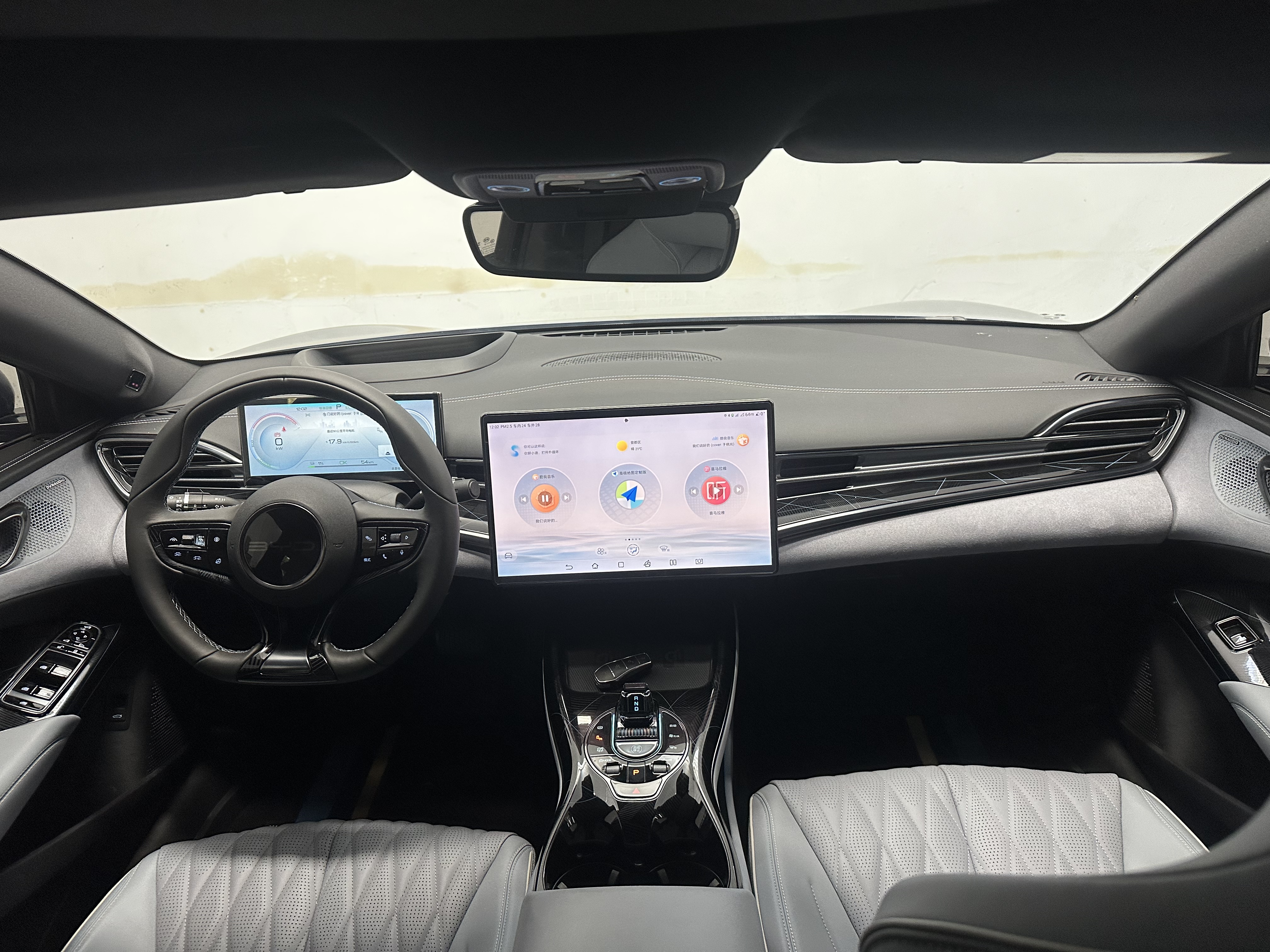 BYD Seal 2022 car image #12