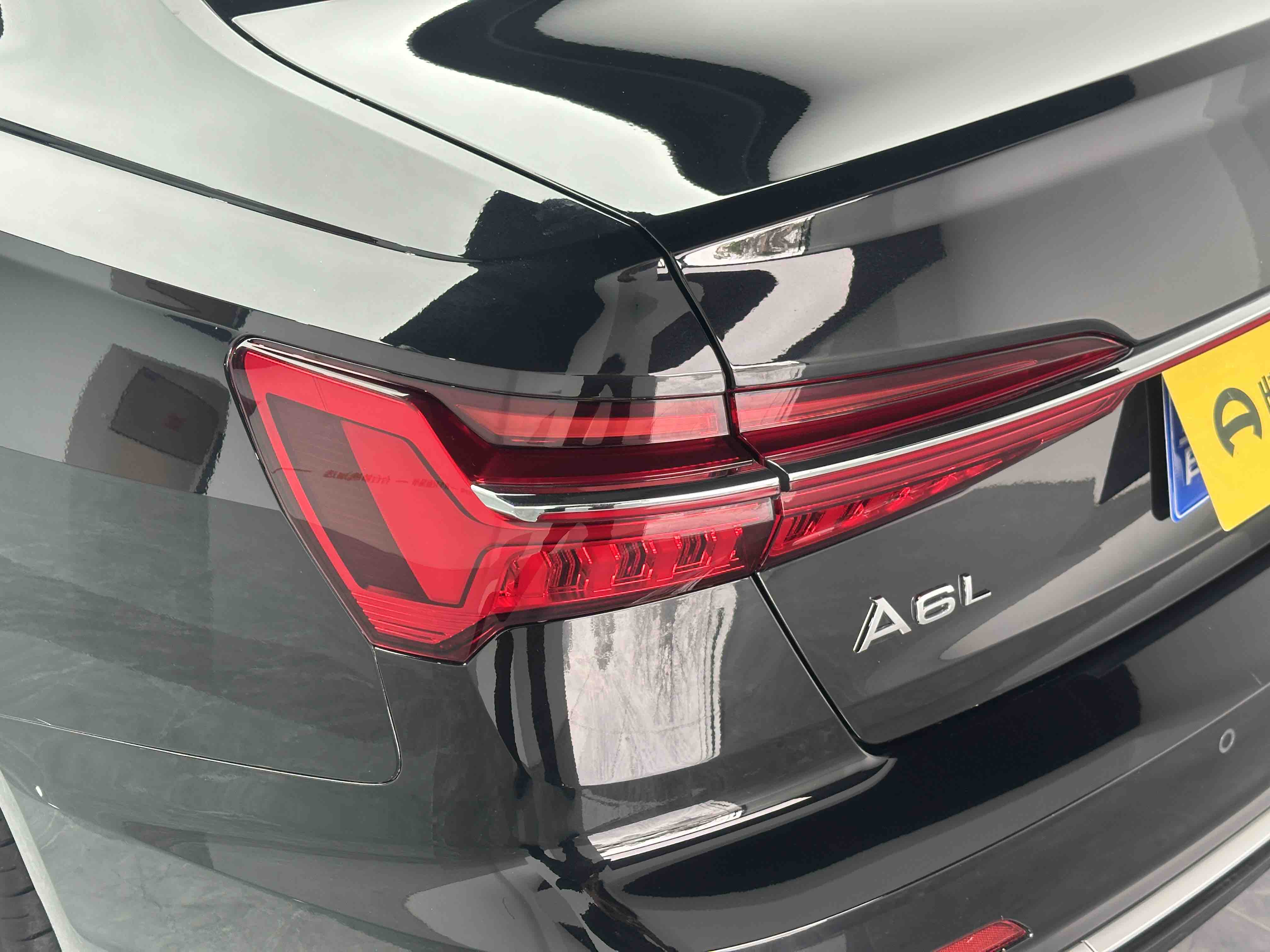 Audi A6L 2023 car image #12