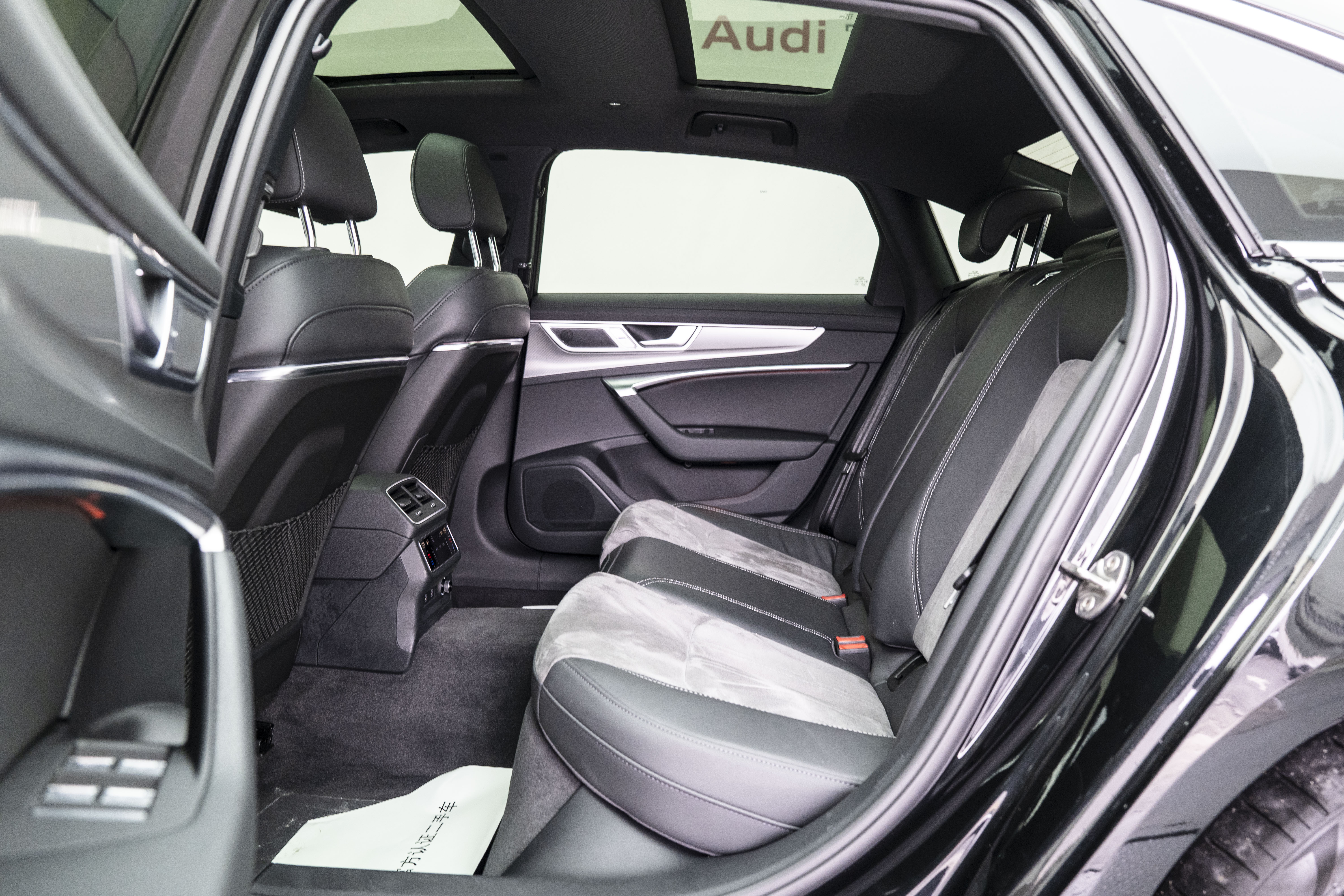 Audi A6L 2023 car image #12