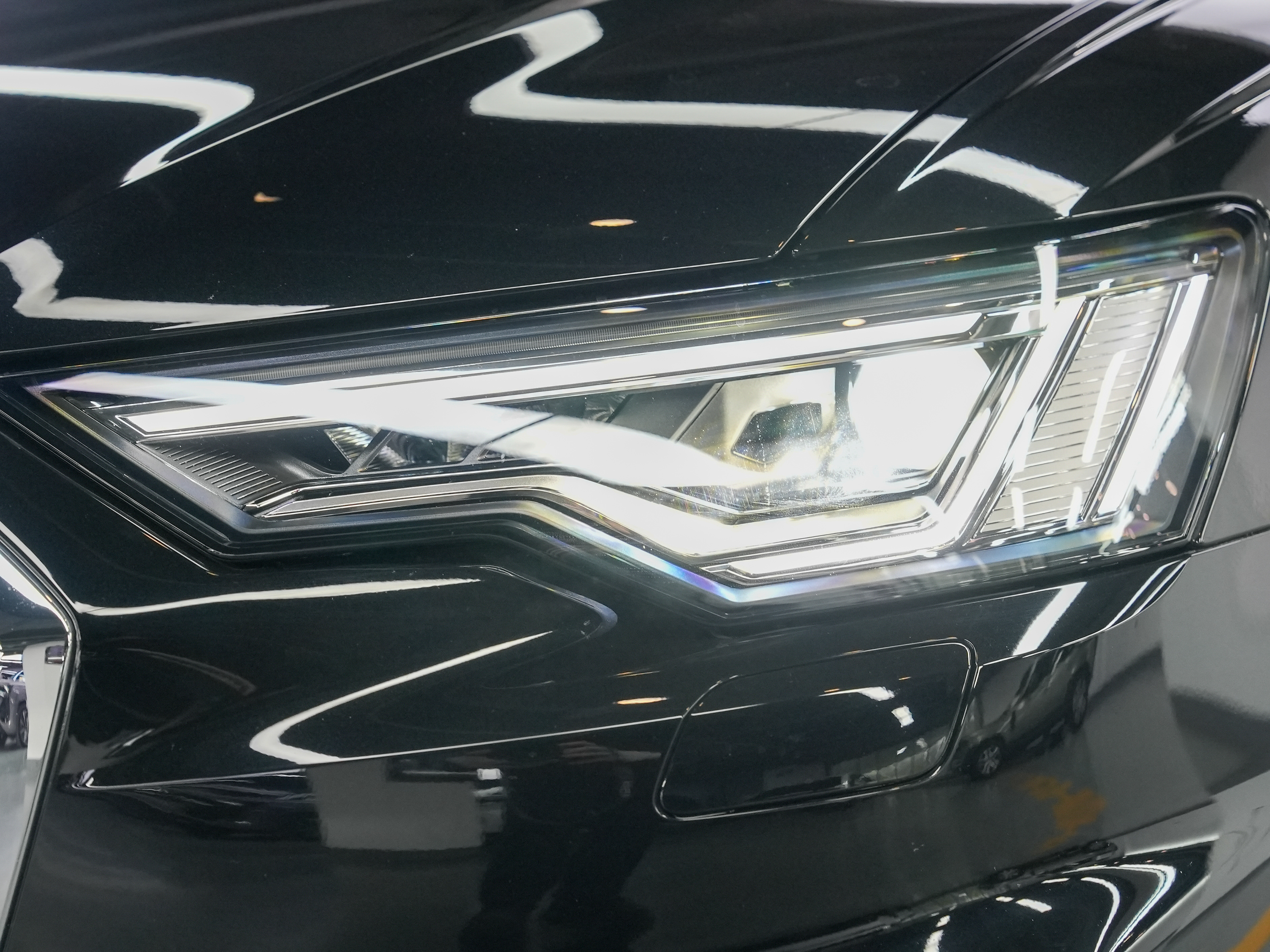 Audi A6L 2023 car image #12