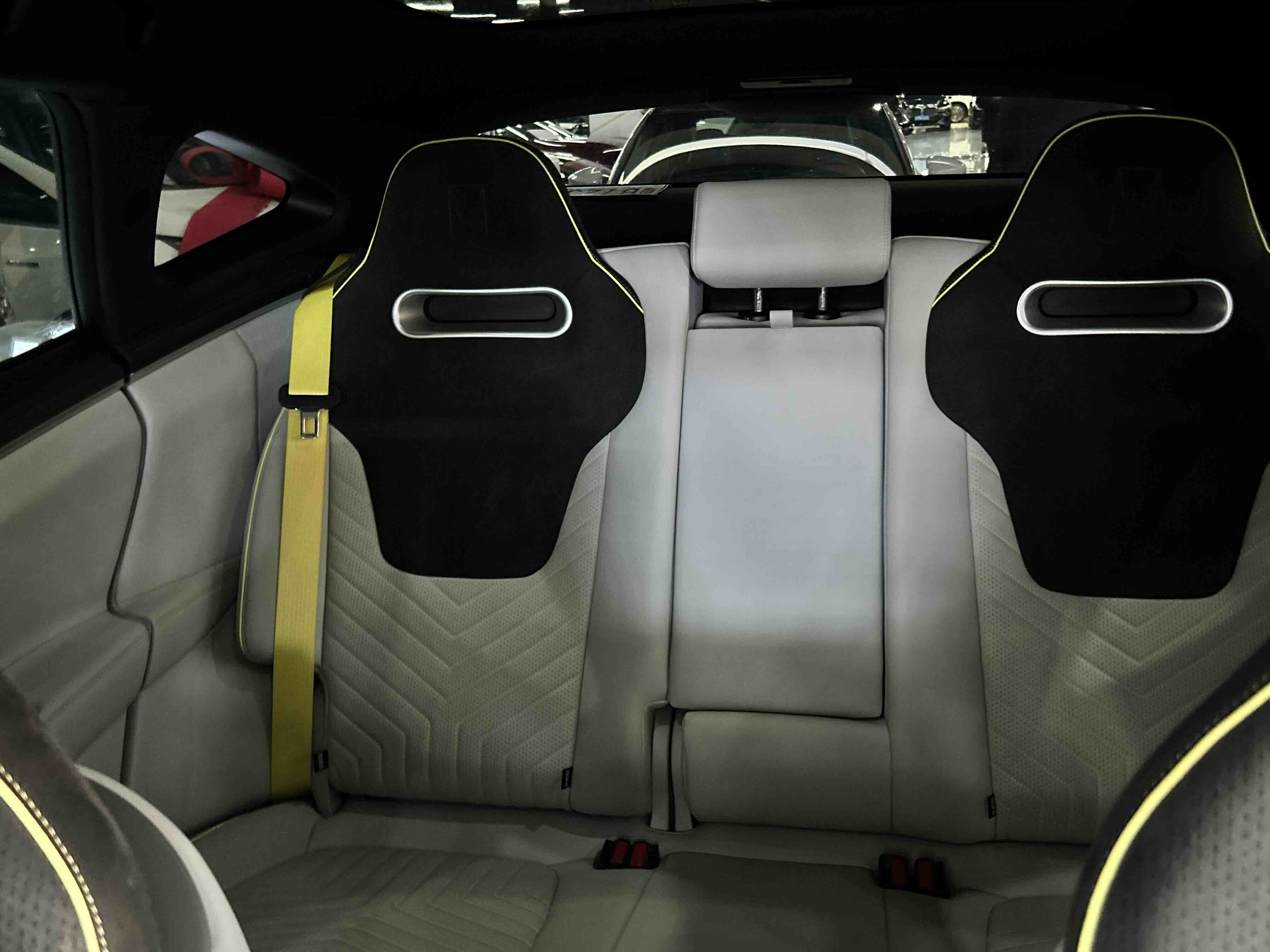 Avatr 11 2023 car image #12