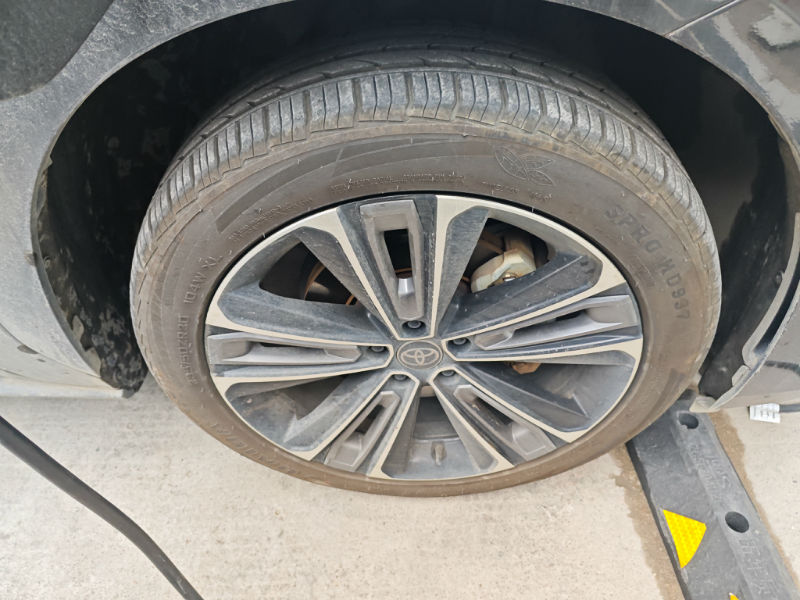 Toyota bZ4X 2022 immagine di auto #12